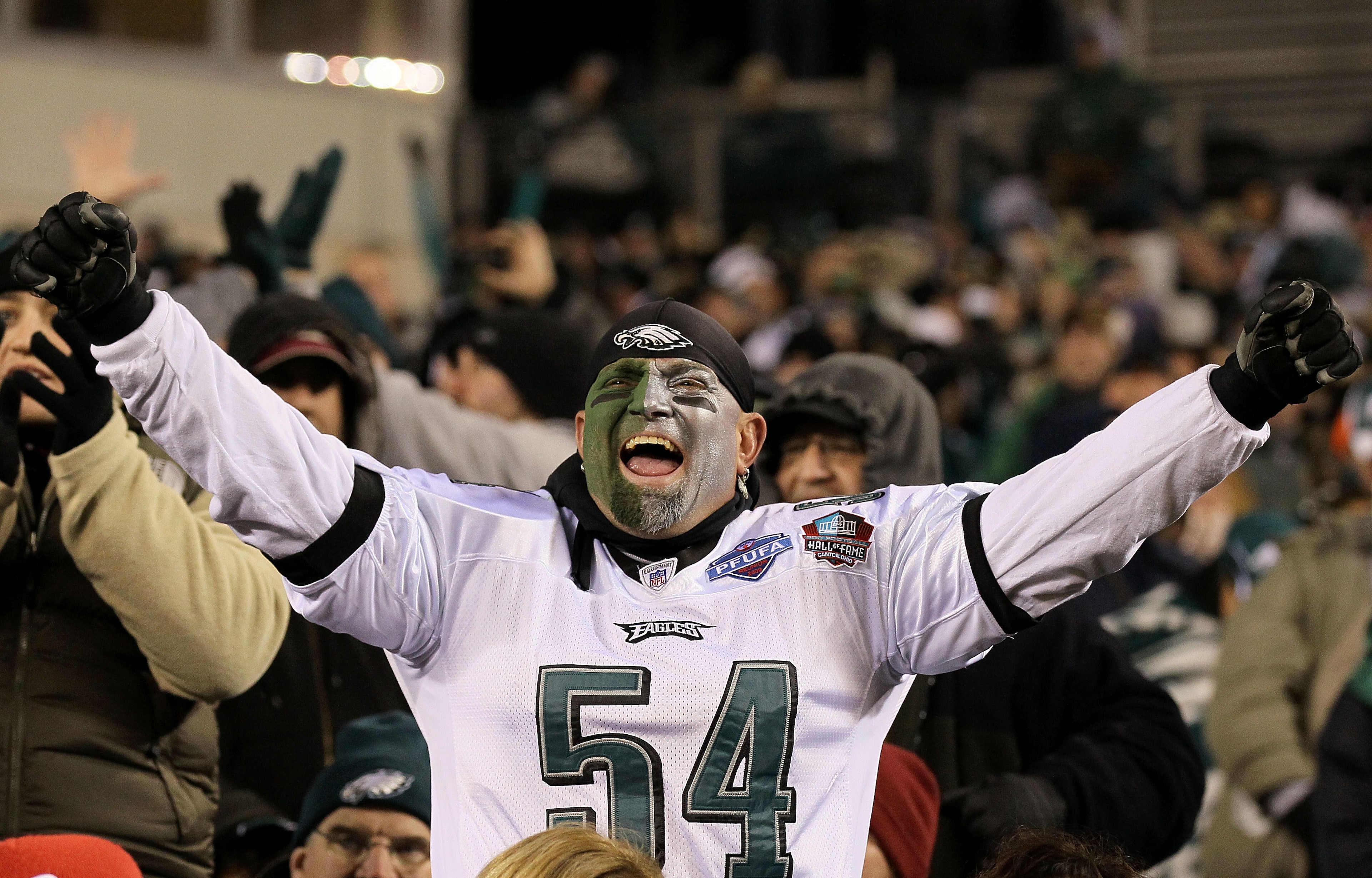 PHILADELPHIA, PA - DECEMBER 02: A fan of the Philadelphia Eagles supports his team against the Houston Texans at Lincoln Financial Field on December 2, 2010 in Philadelphia, Pennsylvania. (Photo by Jim McIsaac/Getty Images) PHILADELPHIA, PA - DECEMBER 02: A fan of the Philadelphia Eagles supports his team against the Houston Texans at Lincoln Financial Field on December 2, 2010 in Philadelphia, Pennsylvania. (Photo by Jim McIsaac/Getty Images)