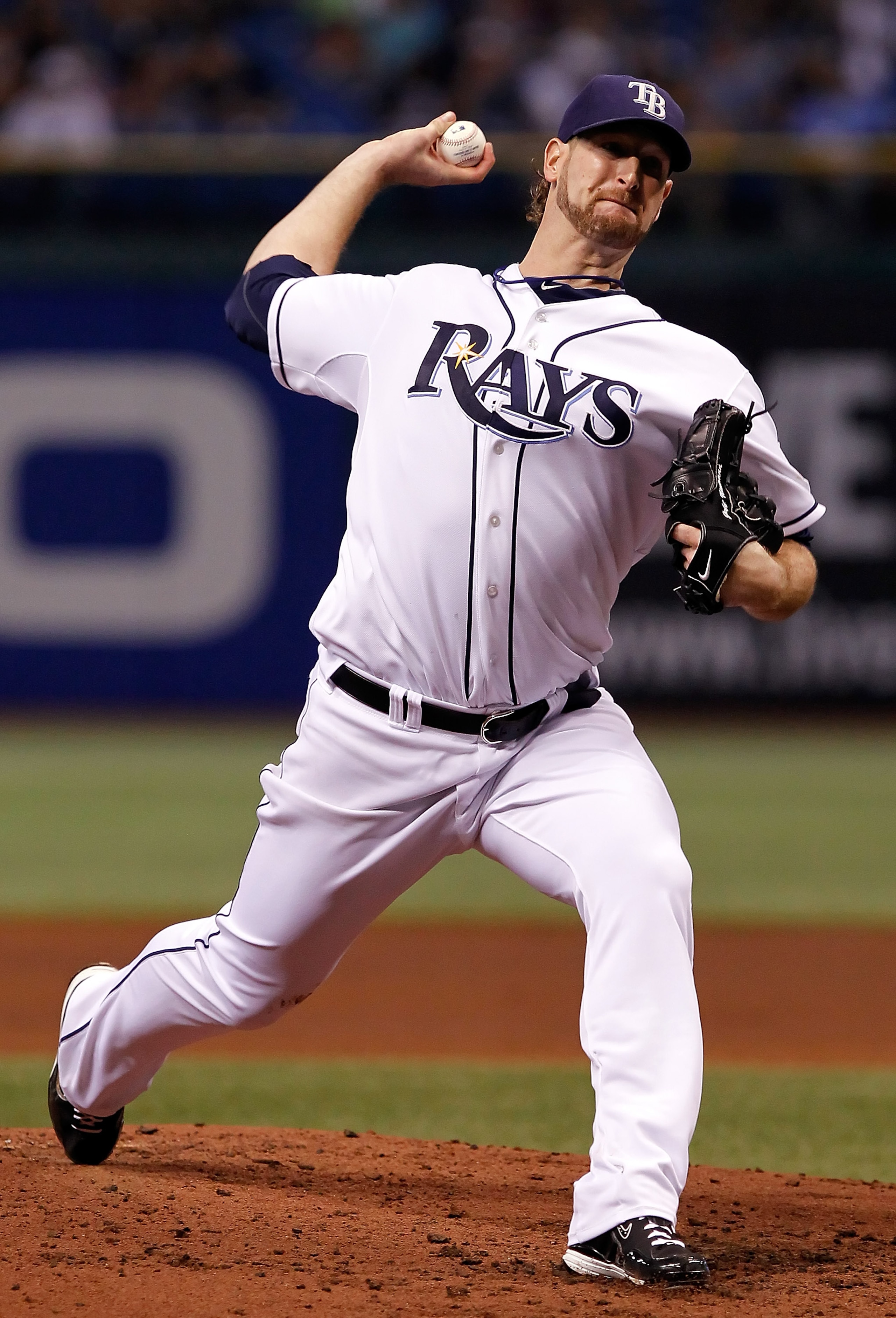 ST. PETERSBURG - SEPTEMBER 24:  Pitcher Jeff Niemann #34 of the Tampa Bay Rays pitches against the Seattle Mariners during the game at Tropicana Field on September 24, 2010 in St. Petersburg, Florida.  (Photo by J. Meric/Getty Images)