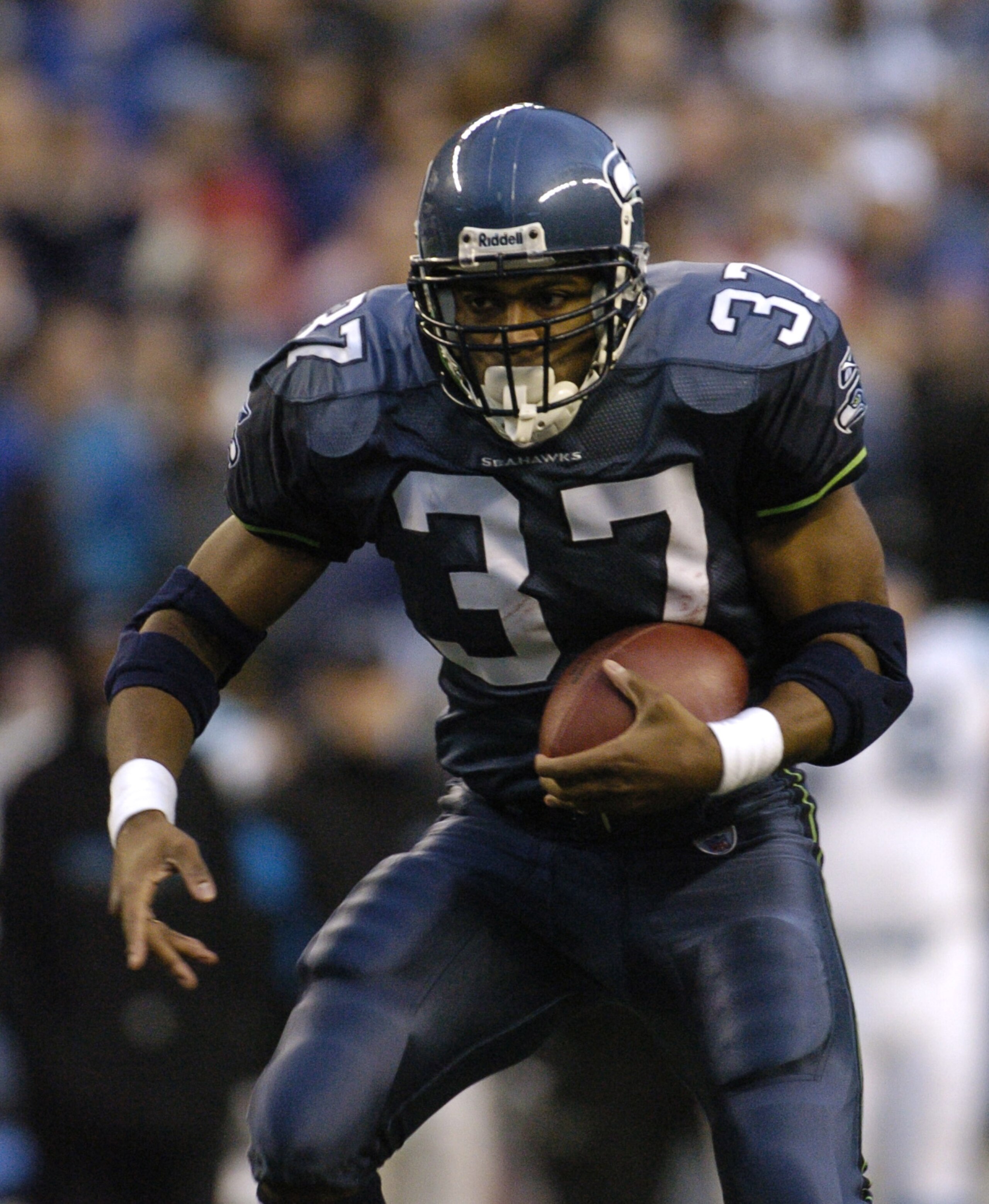 Seattle Seahawk's Shaun Alexander in action during to the NFC Championship game between the Carolina Panthers and Seattle Seahawks at Qwest Field in Seattle, Washington on January 22, 2006. (Photo by Al Messerschmidt/Getty Images)