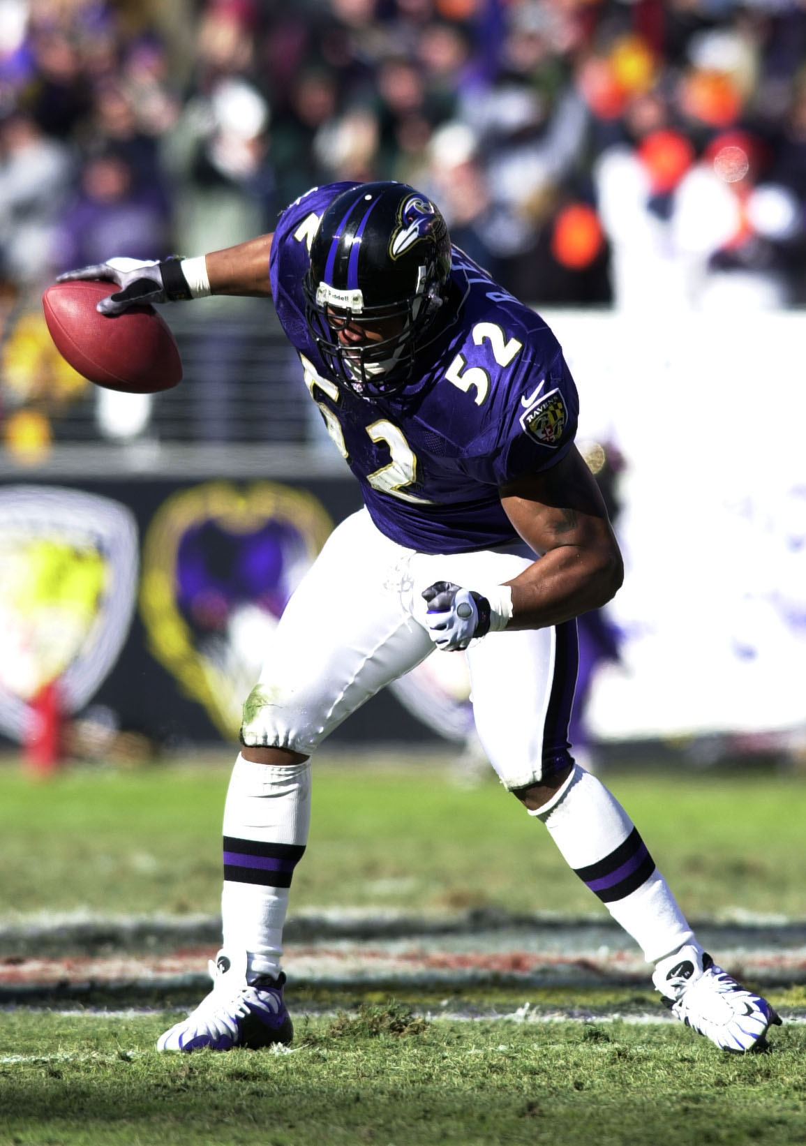 Steve McNair #9 of the Baltimore Ravens is sacked and fumbles – Denver  Broncos History