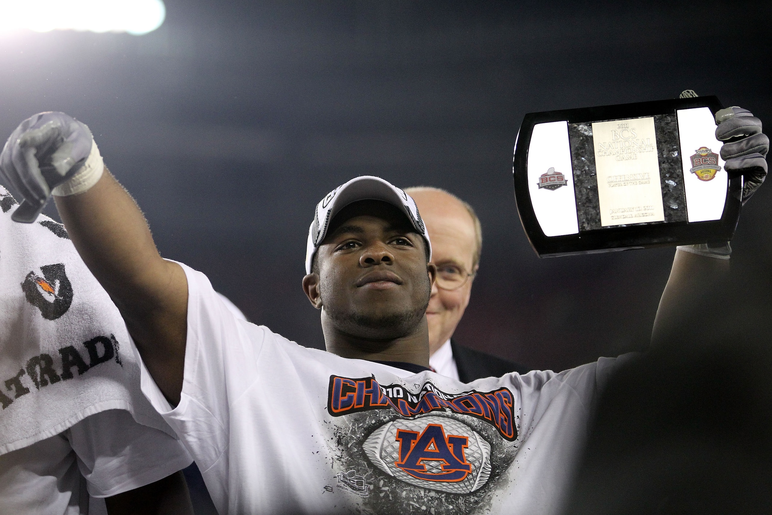 GLENDALE, AZ - JANUARY 10:  Michael Dyer #5 of the Auburn Tigers celebrates their 22 to 19 win over the Oregon Ducks in the Tostitos BCS National Championship Game at University of Phoenix Stadium on January 10, 2011 in Glendale, Arizona.  (Photo by Ronal