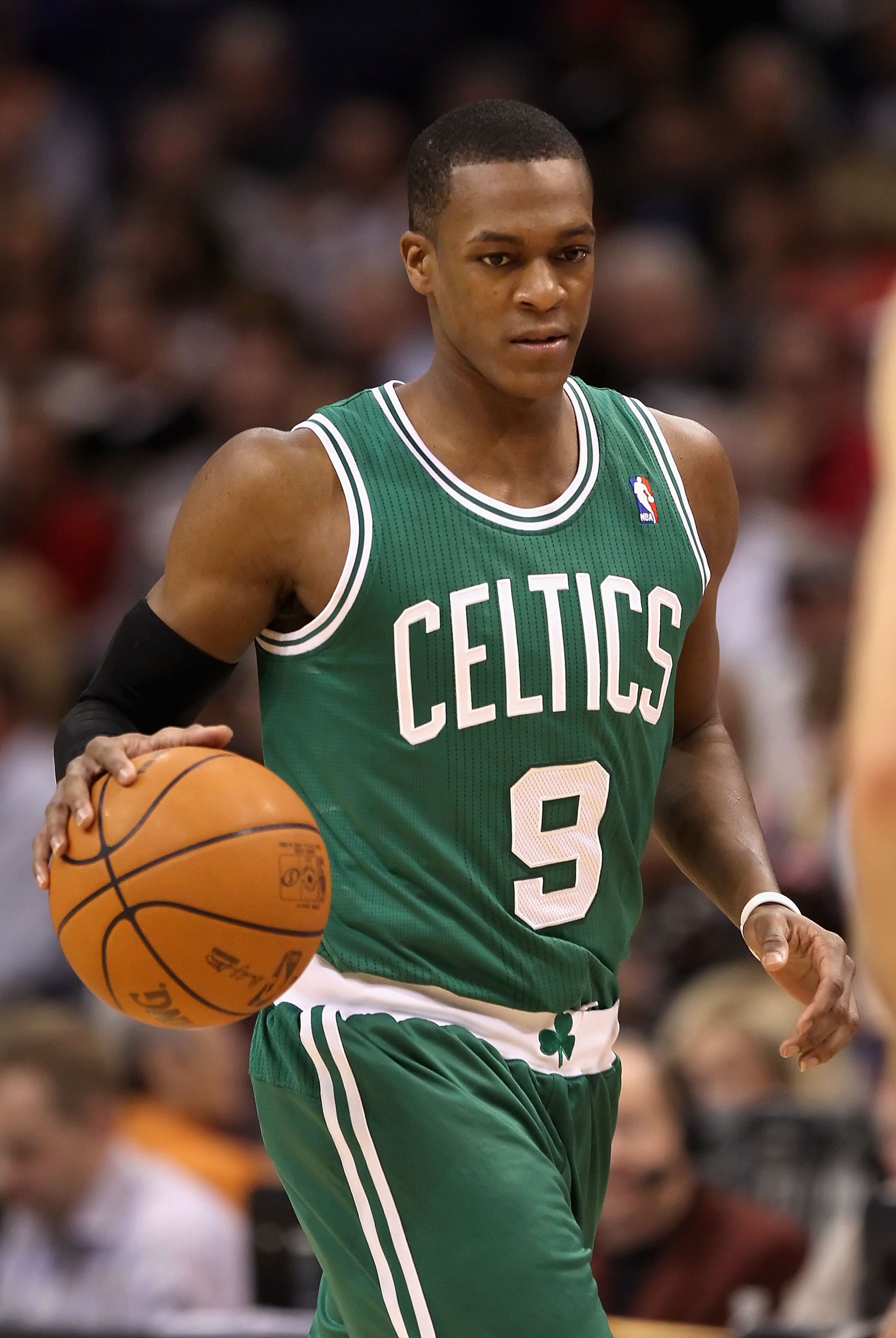 PHOENIX, AZ - JANUARY 28: Rajon Rondo #9 of the Boston Celtics handles the ball during the NBA game against the Phoenix Suns at US Airways Center on January 28, 2011 in Phoenix, Arizona. The Suns defeated the Celtics 88-71. NOTE TO USER: User expressly PHOENIX, AZ - JANUARY 28: Rajon Rondo #9 of the Boston Celtics handles the ball during the NBA game against the Phoenix Suns at US Airways Center on January 28, 2011 in Phoenix, Arizona. The Suns defeated the Celtics 88-71. NOTE TO USER: User expressly
