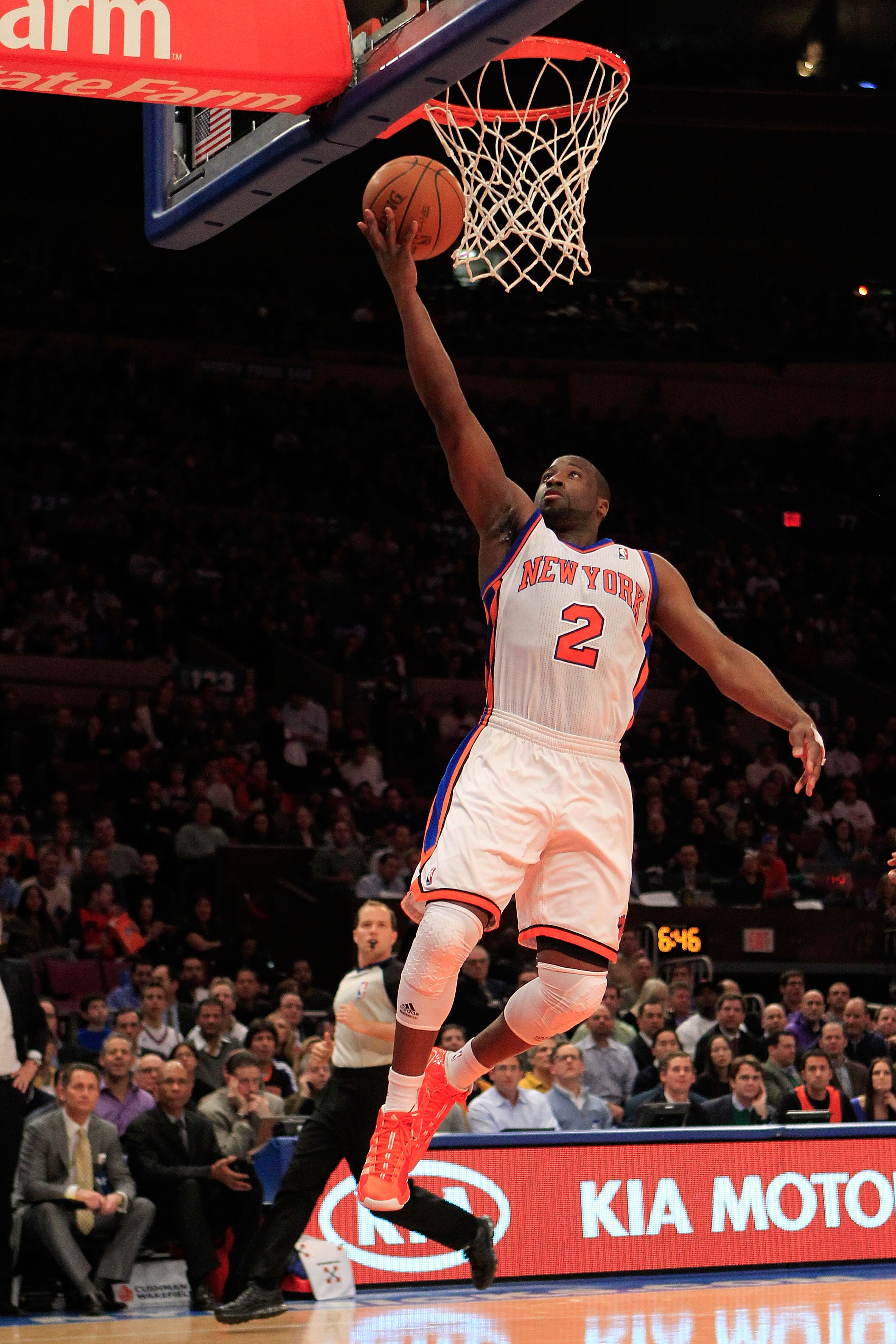 NEW YORK, NY - JANUARY 24: Raymond Felton #2 of the New York Knicks lays the ball up against the Washington Wizard at Madison Square Garden on January 24, 2011 in New York City. NOTE TO USER: User expressly acknowledges and agrees that, by downloading and