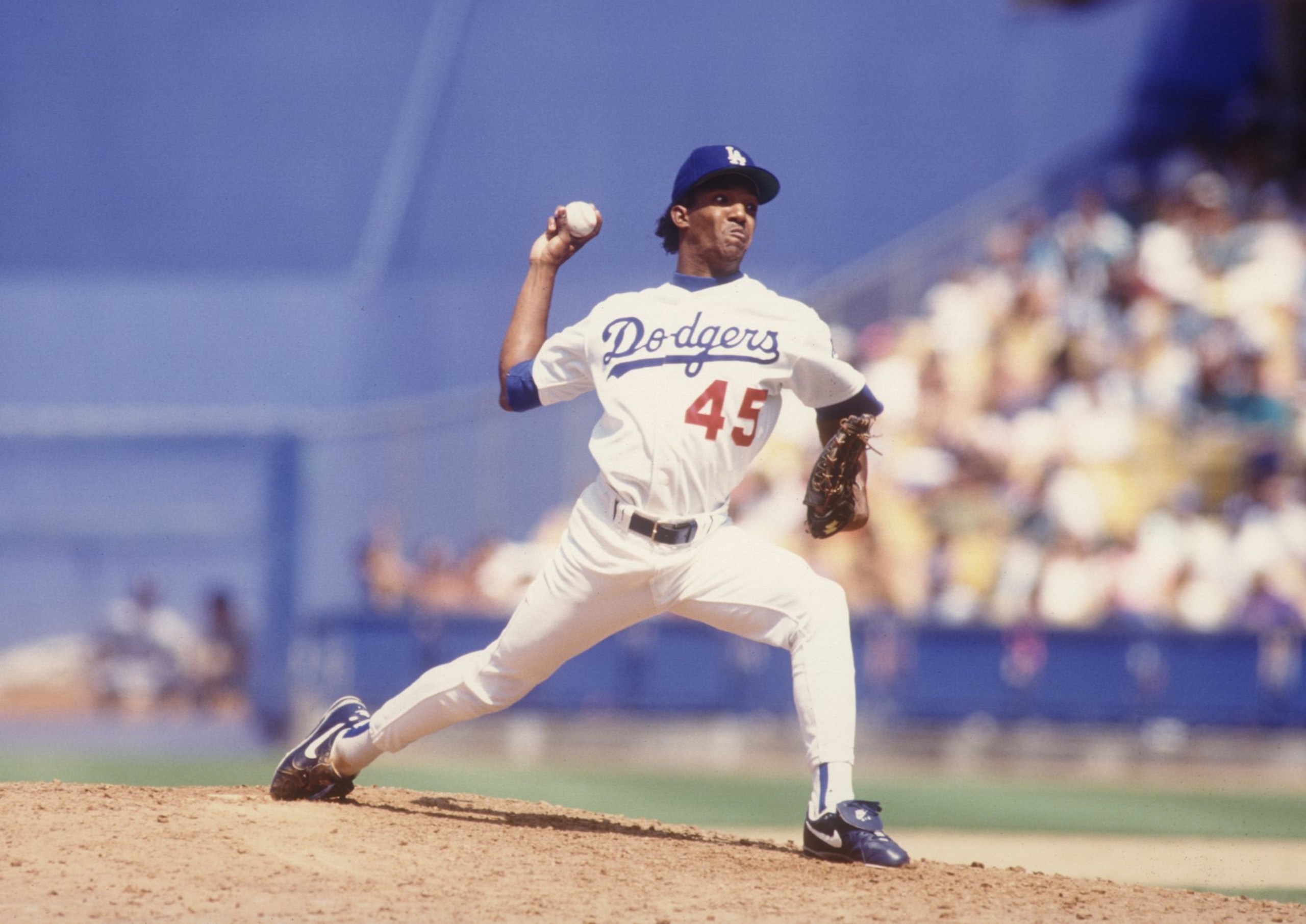 15 AUG 1993:  PEDRO MARTINEZ OF THE LOS ANGELES DODGERS PITCHES AGAINST THE SAN DIEGO PADRES. Mandatory Credit: Stephen Dunn/ALLSPORT