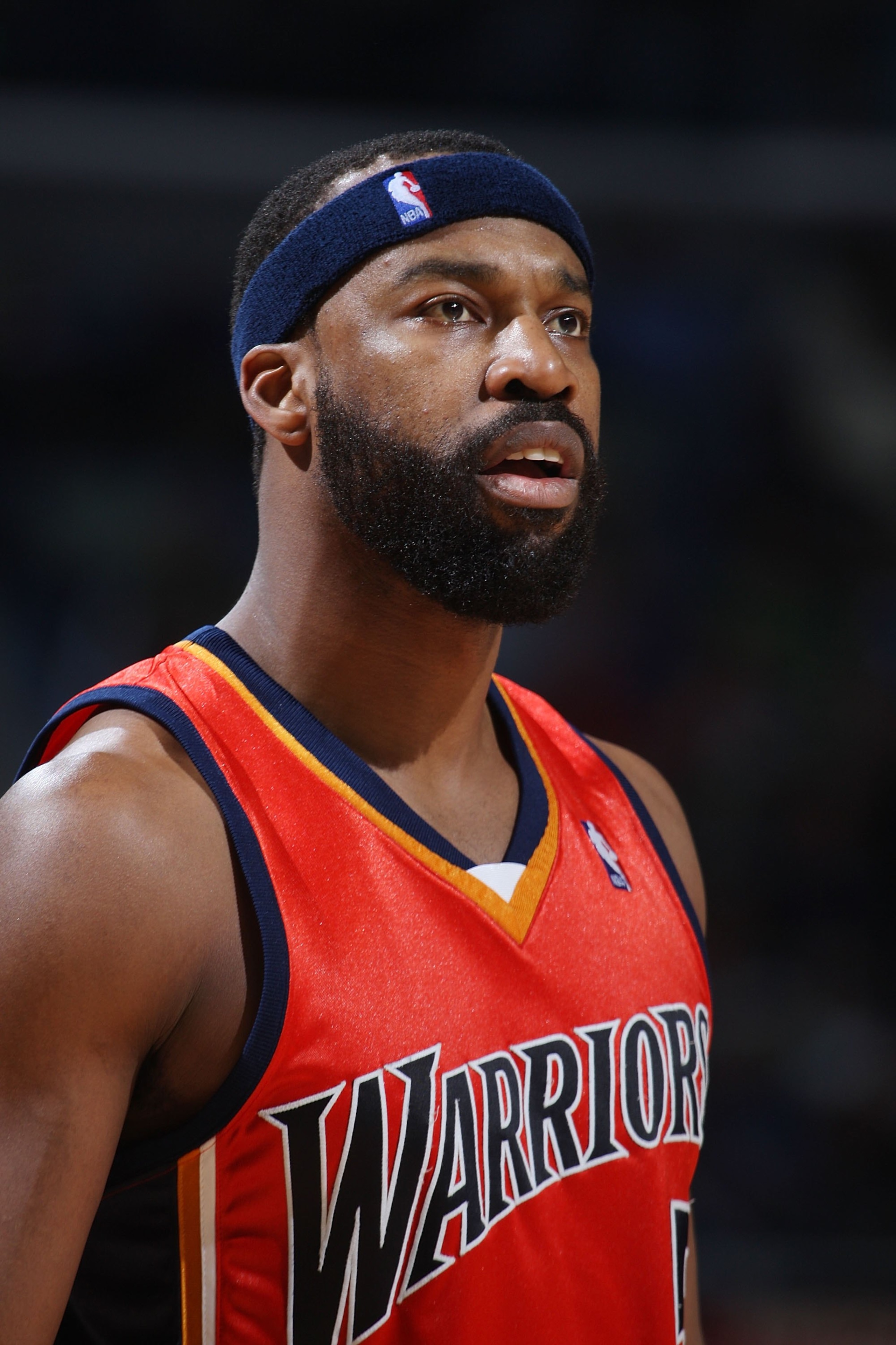 NEW ORLEANS - JANUARY 30:  Baron Davis #5 of the Golden State Warriors watches a free throw against the New Orleans Hornets on January 30, 2008 at the New Orleans Arena in New Orleans, Louisiana.  NOTE TO USER: User expressly acknowledges and agrees that,