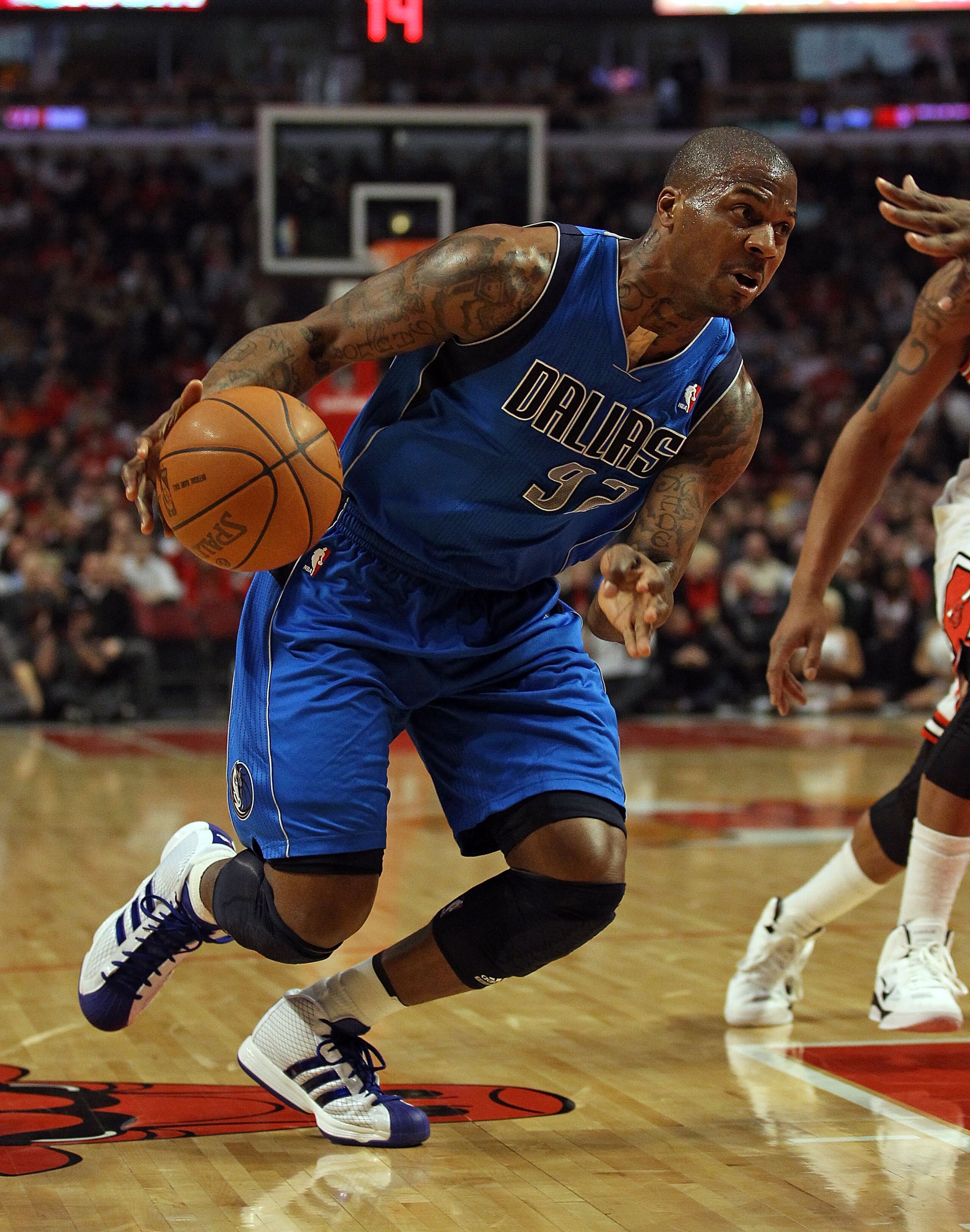 CHICAGO, IL - JANUARY 20: DeShawn Stevenson #92 of the Dallas Mavericks moves against the Chicago Bulls at the United Center on January 20, 2011 in Chicago, Illinois. The Bulls defeated the Mavericks 82-77. NOTE TO USER: User expressly acknowledges and ag