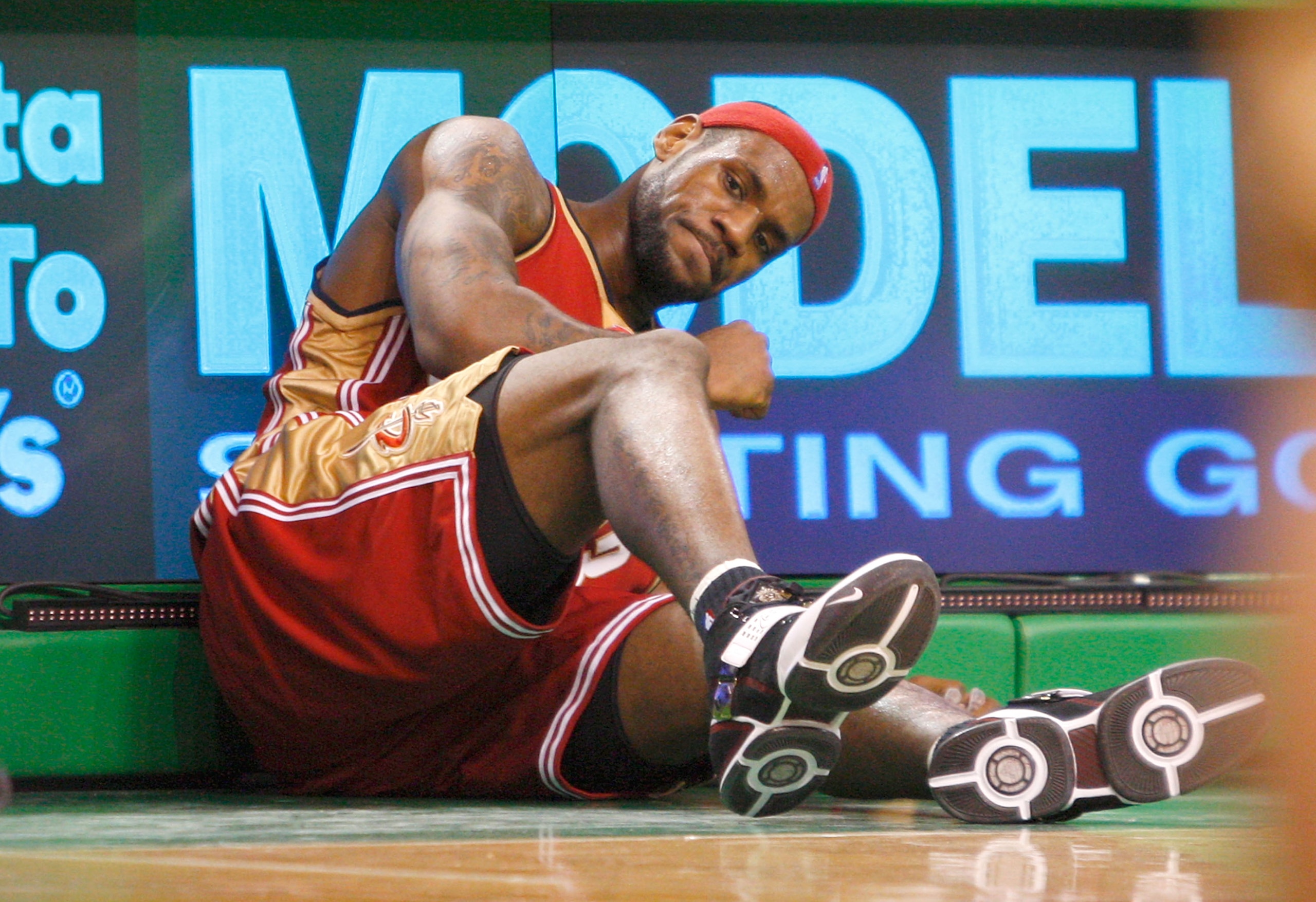 BOSTON, MA - FEBRUARY 27:   LeBron James #23 of the Cleveland Cavaliers reacts after suffering an in injury against the Boston Celtics at the TD Banknorth Garden on February 27, 2008 in Boston, Massachusetts. NOTE TO USER: User expressly acknowledges and