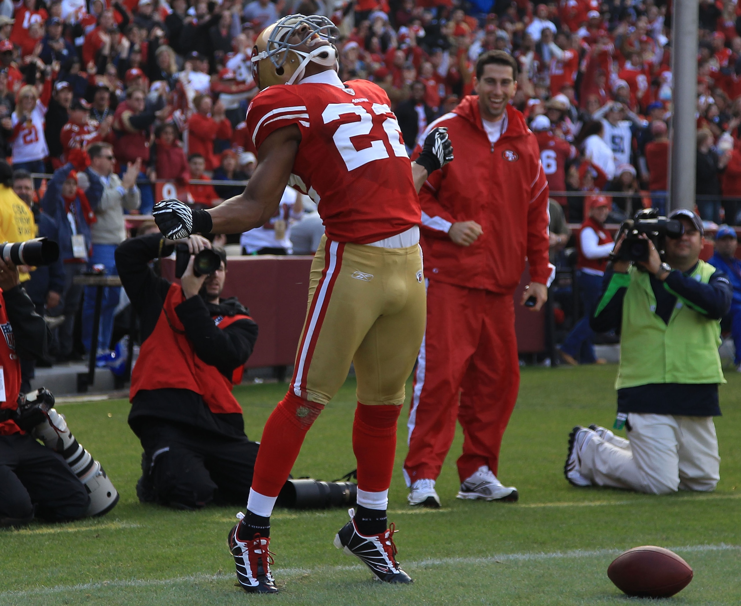 SAN FRANCISCO - DECEMBER 12:  Nate Clements #22 of the San Francisco 49ers celebrates after an interception against the Seattle Seahawks during an NFL game at Candlestick Park on December 12, 2010 in San Francisco, California.(Photo by Jed Jacobsohn/Getty
