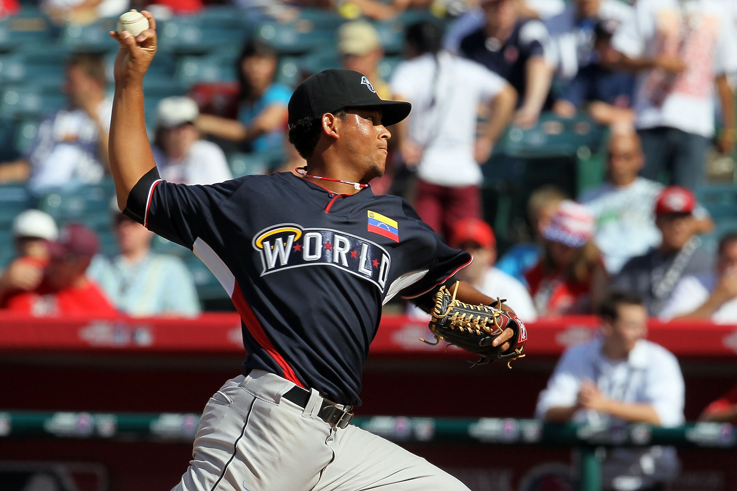 ANAHEIM, CA - JULY 11:  World Futures All-Star Julio Tehaeran #39 of the Atlanta Braves throws a pitch during the 2010 XM All-Star Futures Game at Angel Stadium of Anaheim on July 11, 2010 in Anaheim, California.  (Photo by Stephen Dunn/Getty Images)