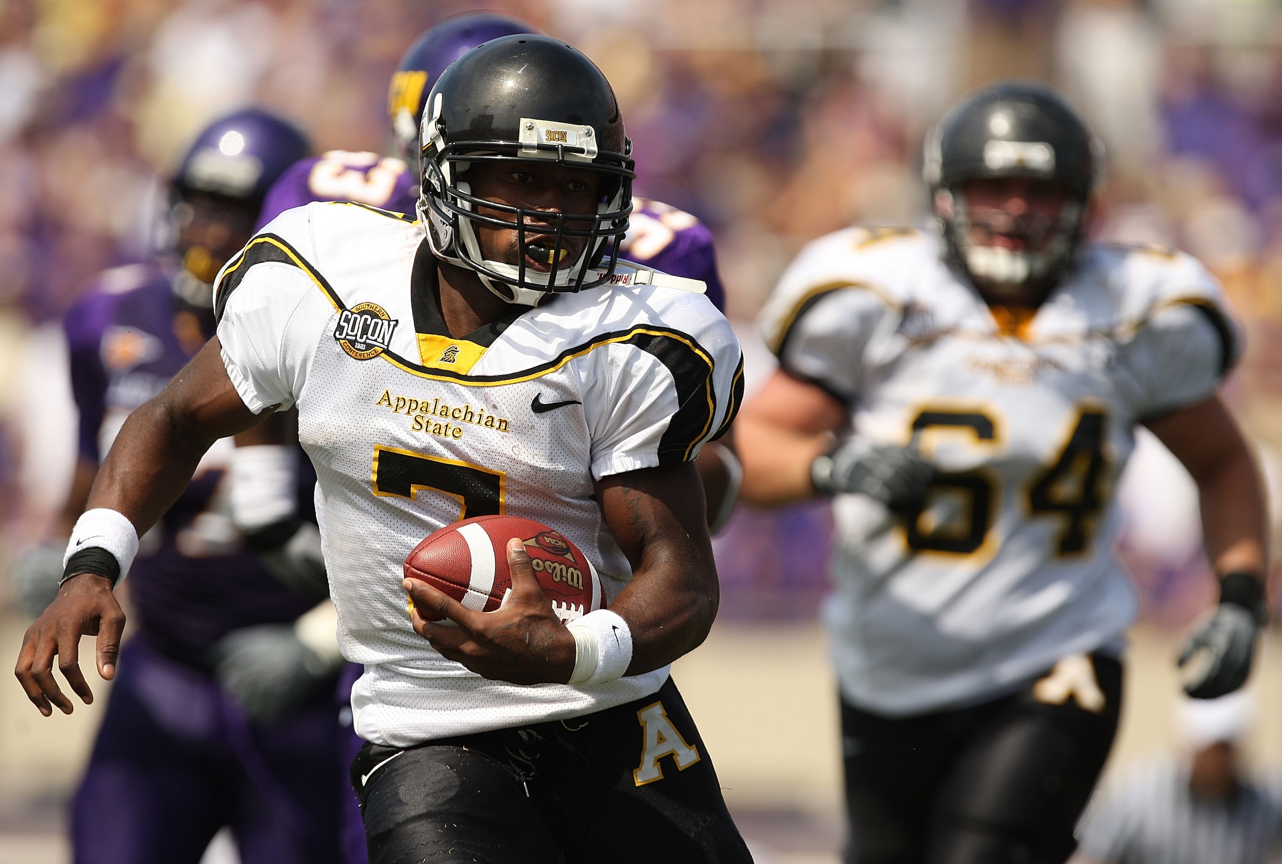 GREENVILLE, NC - SEPTEMBER 05:  Travaris Cadet #7 of the Appalachian State Mountaineers runs with the ball against the East Carolina Pirates at Dowdy-Ficklen Stadium on September 5, 2009 in Greenville, North Carolina.  (Photo by Streeter Lecka/Getty Image