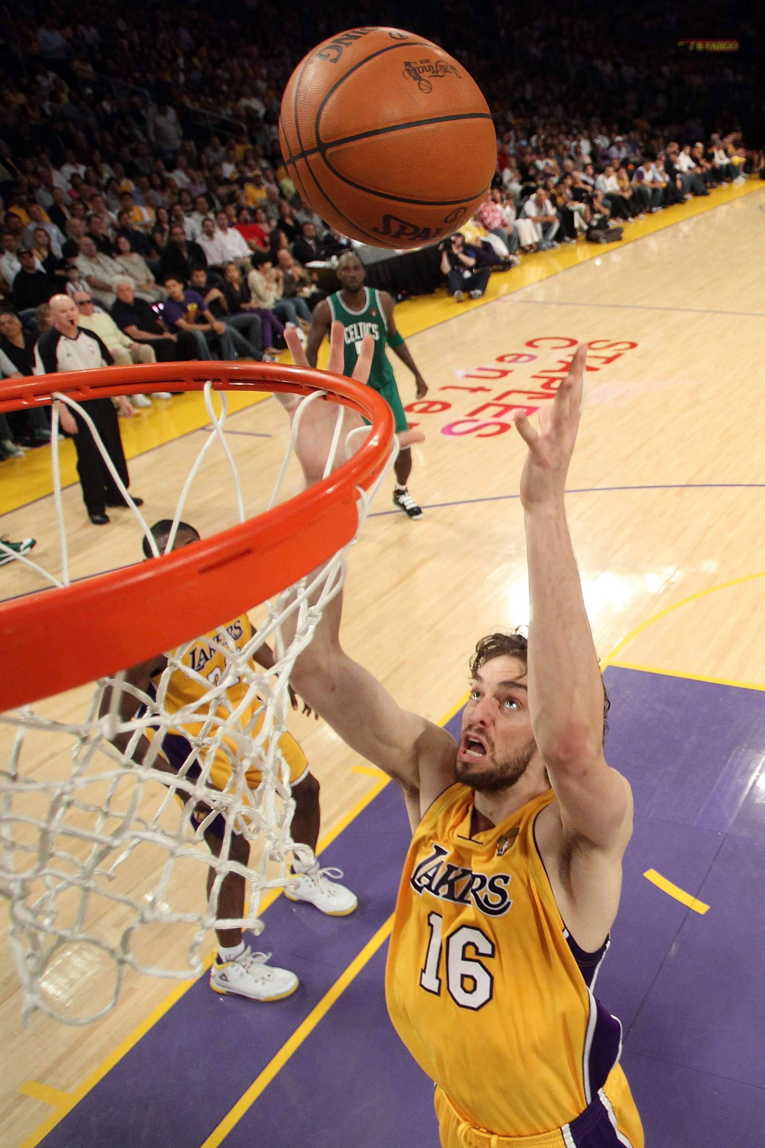 LOS ANGELES, CA - JUNE 17: Pau Gasol #16 of the Los Angeles Lakers goes up for a rebound in front of Kevin Garnett #5 of the Boston Celtics in Game Seven of the 2010 NBA Finals at Staples Center on June 17, 2010 in Los Angeles, California. NOTE TO USER: LOS ANGELES, CA - JUNE 17: Pau Gasol #16 of the Los Angeles Lakers goes up for a rebound in front of Kevin Garnett #5 of the Boston Celtics in Game Seven of the 2010 NBA Finals at Staples Center on June 17, 2010 in Los Angeles, California. NOTE TO USER: