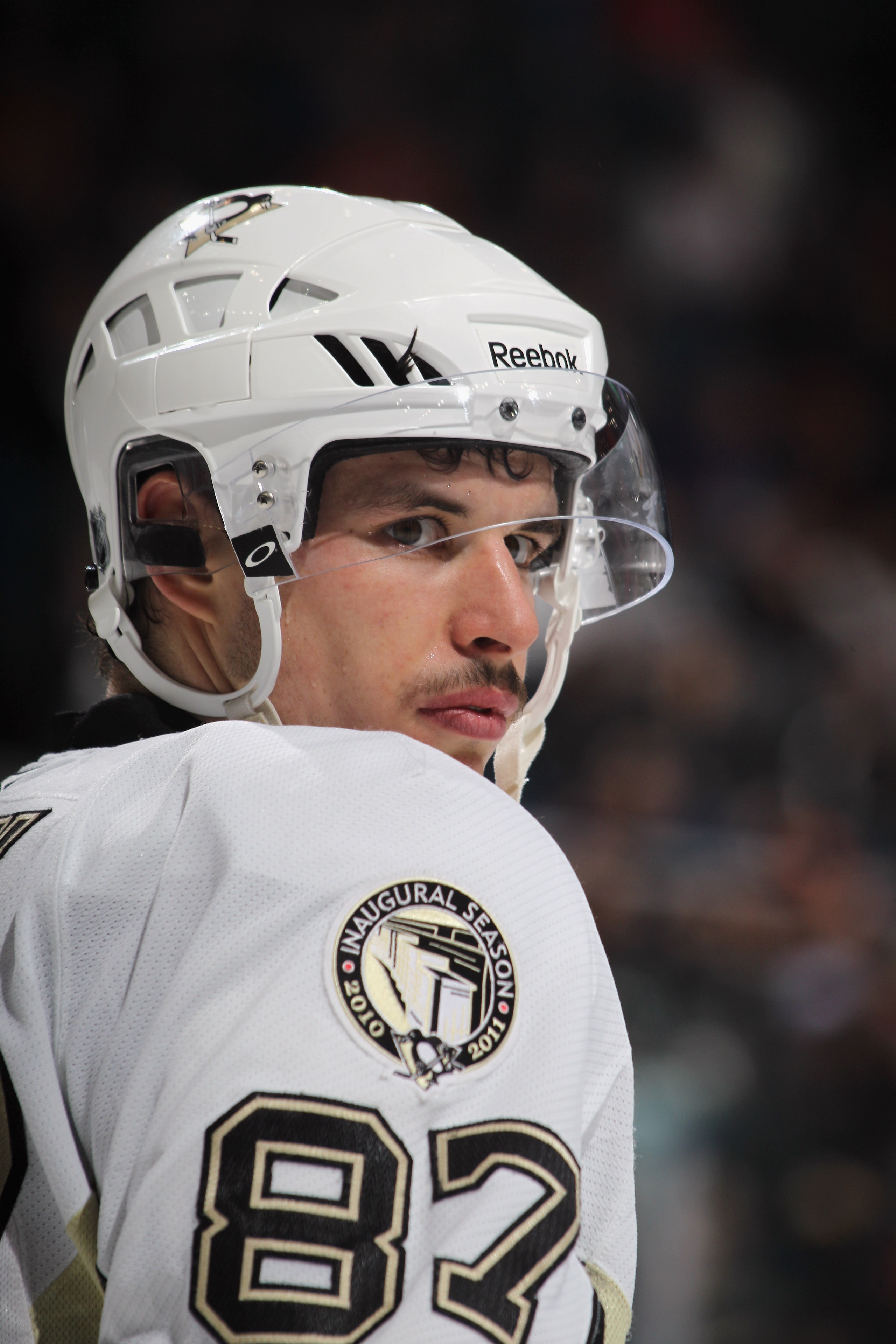 UNIONDALE, NY - DECEMBER 29: Sidney Crosby #87 of the Pittsburgh Penguins skates against the New York Islanders at the Nassau Coliseum on December 29, 2010 in Uniondale, New York. (Photo by Bruce Bennett/Getty Images) UNIONDALE, NY - DECEMBER 29: Sidney Crosby #87 of the Pittsburgh Penguins skates against the New York Islanders at the Nassau Coliseum on December 29, 2010 in Uniondale, New York. (Photo by Bruce Bennett/Getty Images)