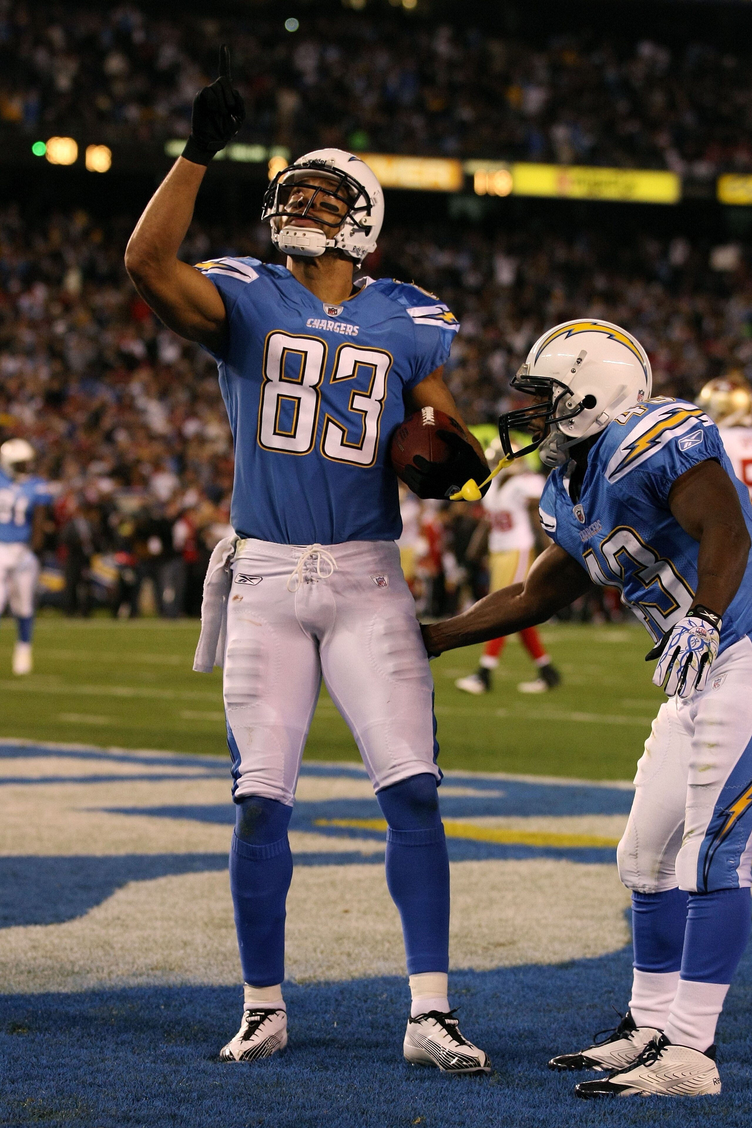 SAN DIEGO, CA - DECEMBER 16: Wide receiver Vincent Jackson #83 of the San Diego Chargers celebrates scoring a touchdown in the second quarter against the San Francisco 49ers at Qualcomm Stadium on December 16, 2010 in San Diego, California. (Photo by Do SAN DIEGO, CA - DECEMBER 16: Wide receiver Vincent Jackson #83 of the San Diego Chargers celebrates scoring a touchdown in the second quarter against the San Francisco 49ers at Qualcomm Stadium on December 16, 2010 in San Diego, California. (Photo by Do