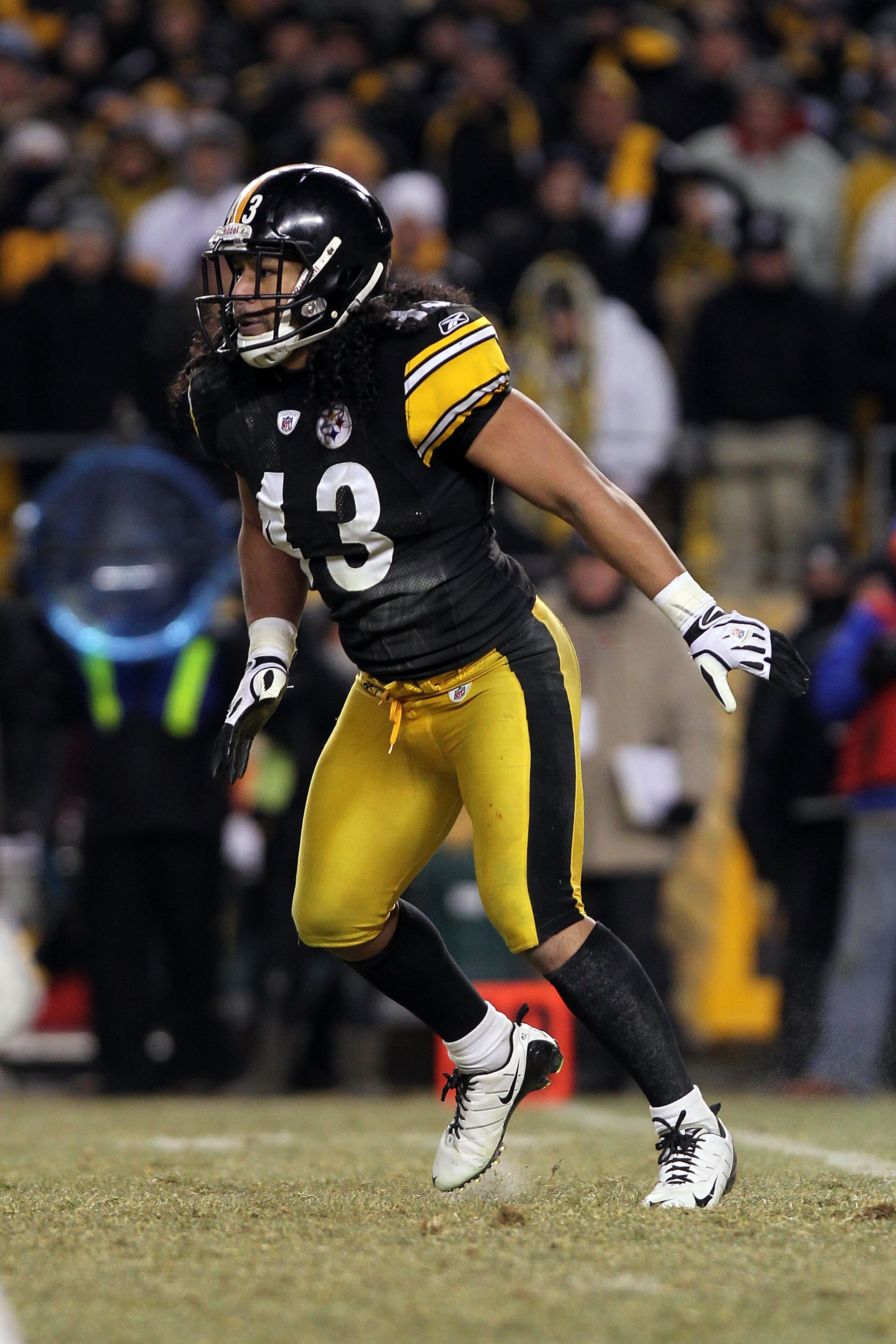 PITTSBURGH, PA - JANUARY 23:  Troy Polamalu #43 of the Pittsburgh Steelers lines up on defense against the New York Jets during the 2011 AFC Championship game at Heinz Field on January 23, 2011 in Pittsburgh, Pennsylvania. The Steelers won 24-19. (Photo b