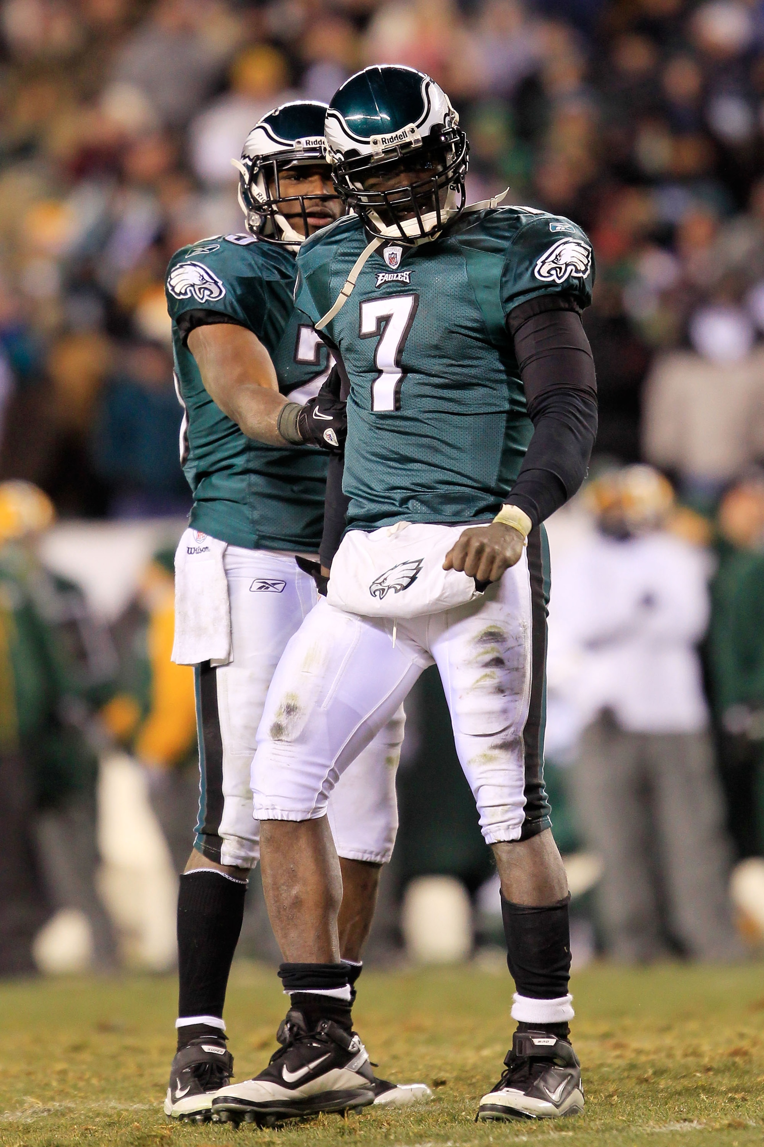 PHILADELPHIA, PA - JANUARY 09: Michael Vick #7 of the Philadelphia Eagles reacts against the Green Bay Packers during the 2011 NFC wild card playoff game at Lincoln Financial Field on January 9, 2011 in Philadelphia, Pennsylvania. (Photo by Chris Trotma PHILADELPHIA, PA - JANUARY 09: Michael Vick #7 of the Philadelphia Eagles reacts against the Green Bay Packers during the 2011 NFC wild card playoff game at Lincoln Financial Field on January 9, 2011 in Philadelphia, Pennsylvania. (Photo by Chris Trotma