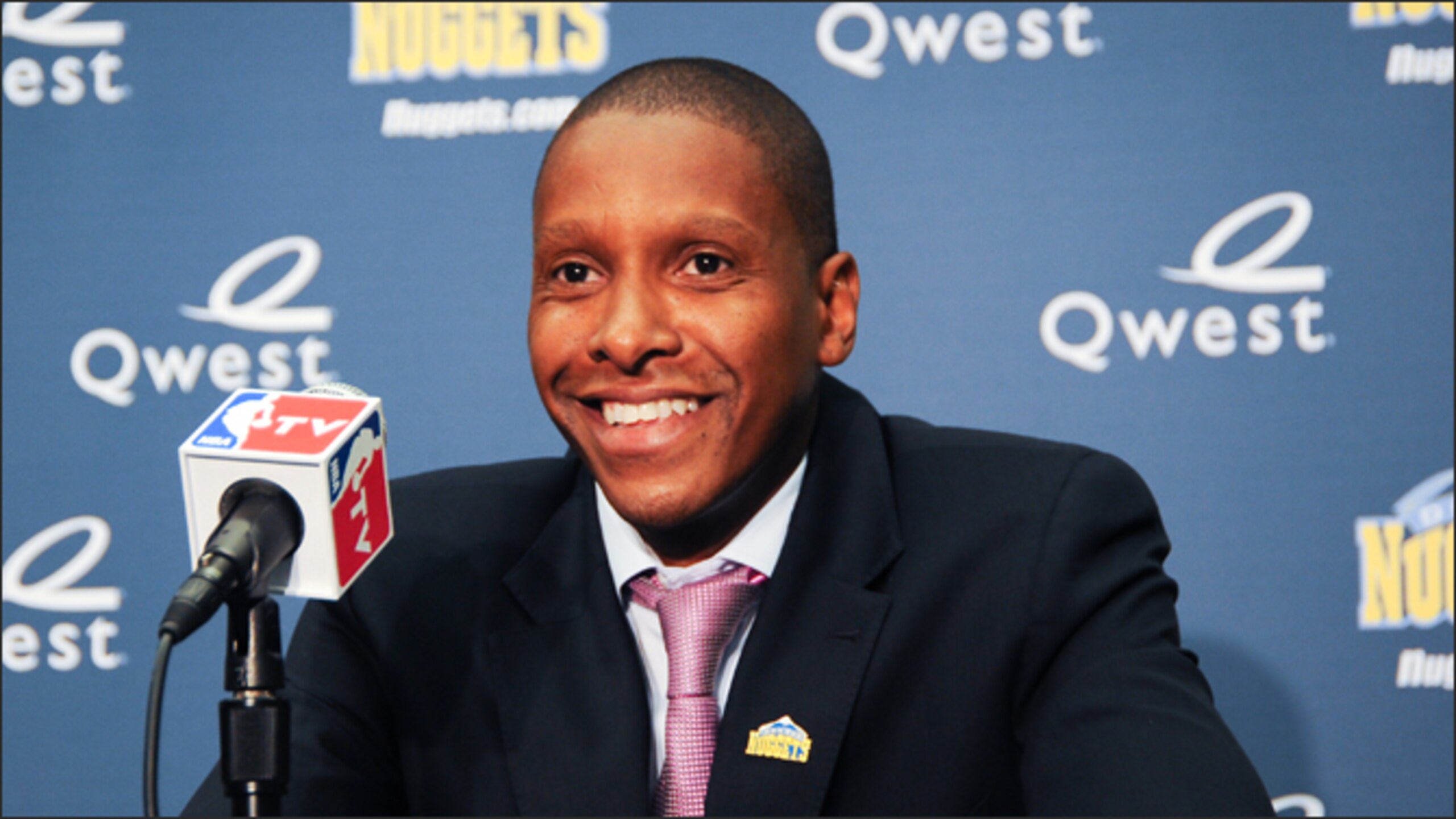 http://nigeriansabroadlive.com/denver-nuggets-nigerian-born-ujiri-as-new-gm/