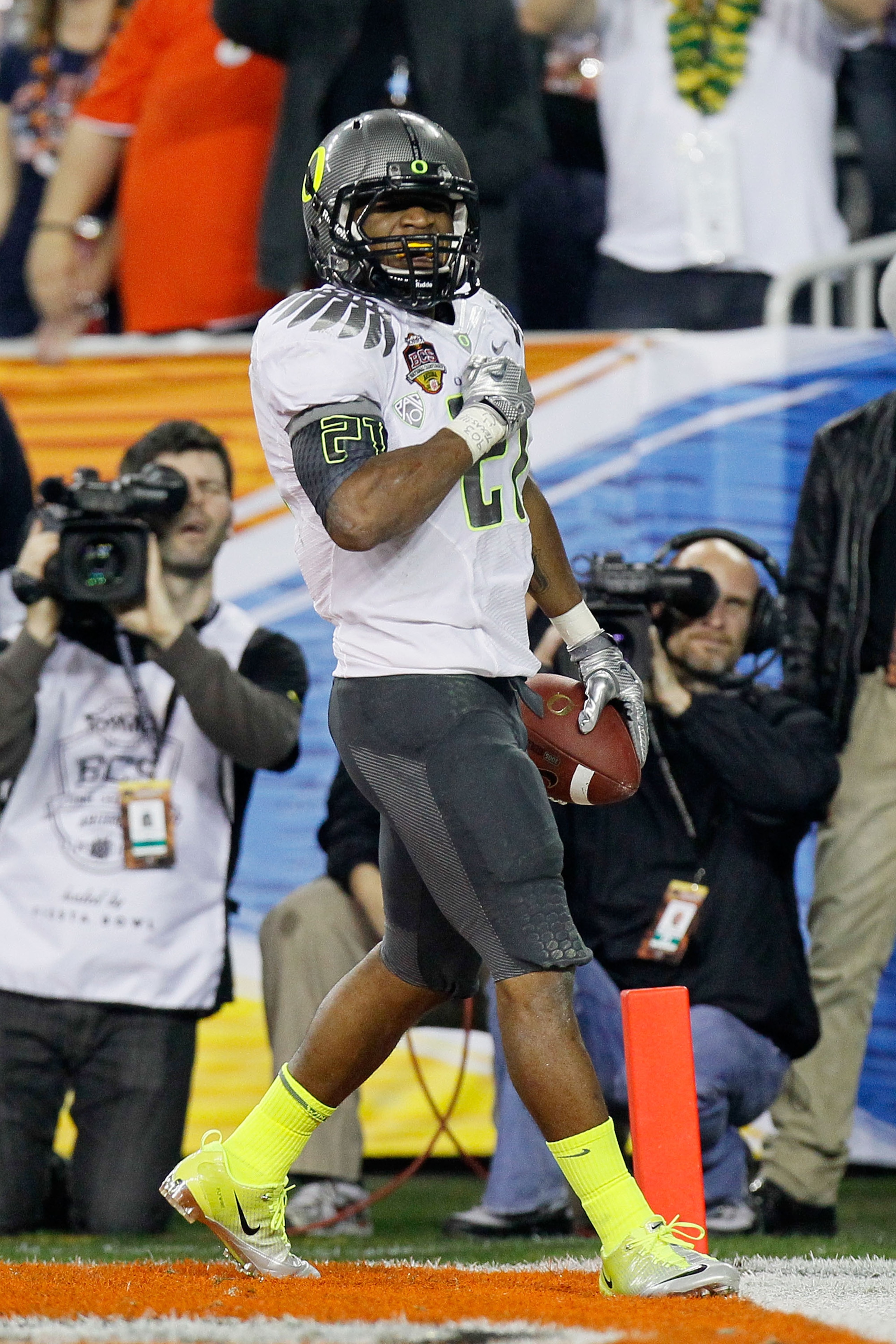 GLENDALE, AZ - JANUARY 10:  LaMichael James #21 of the Oregon Ducks celebrates during their Tostitos BCS National Championship Game against the Auburn Tigers at University of Phoenix Stadium on January 10, 2011 in Glendale, Arizona.  (Photo by Kevin C. Co