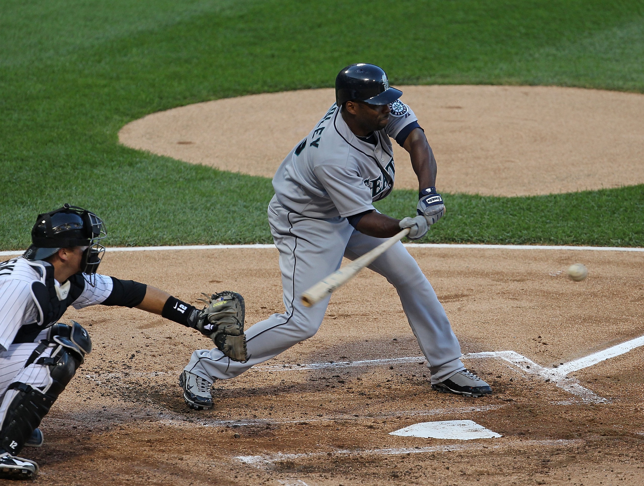 CHICAGO - JULY 26: Milton Bradley #15 of the Seattle Mariners takes a swing against the Chicago White Sox at U.S. Cellular Field on July 26, 2010 in Chicago, Illinois. The White Sox defeated the Mariners 6-1. (Photo by Jonathan Daniel/Getty Images)