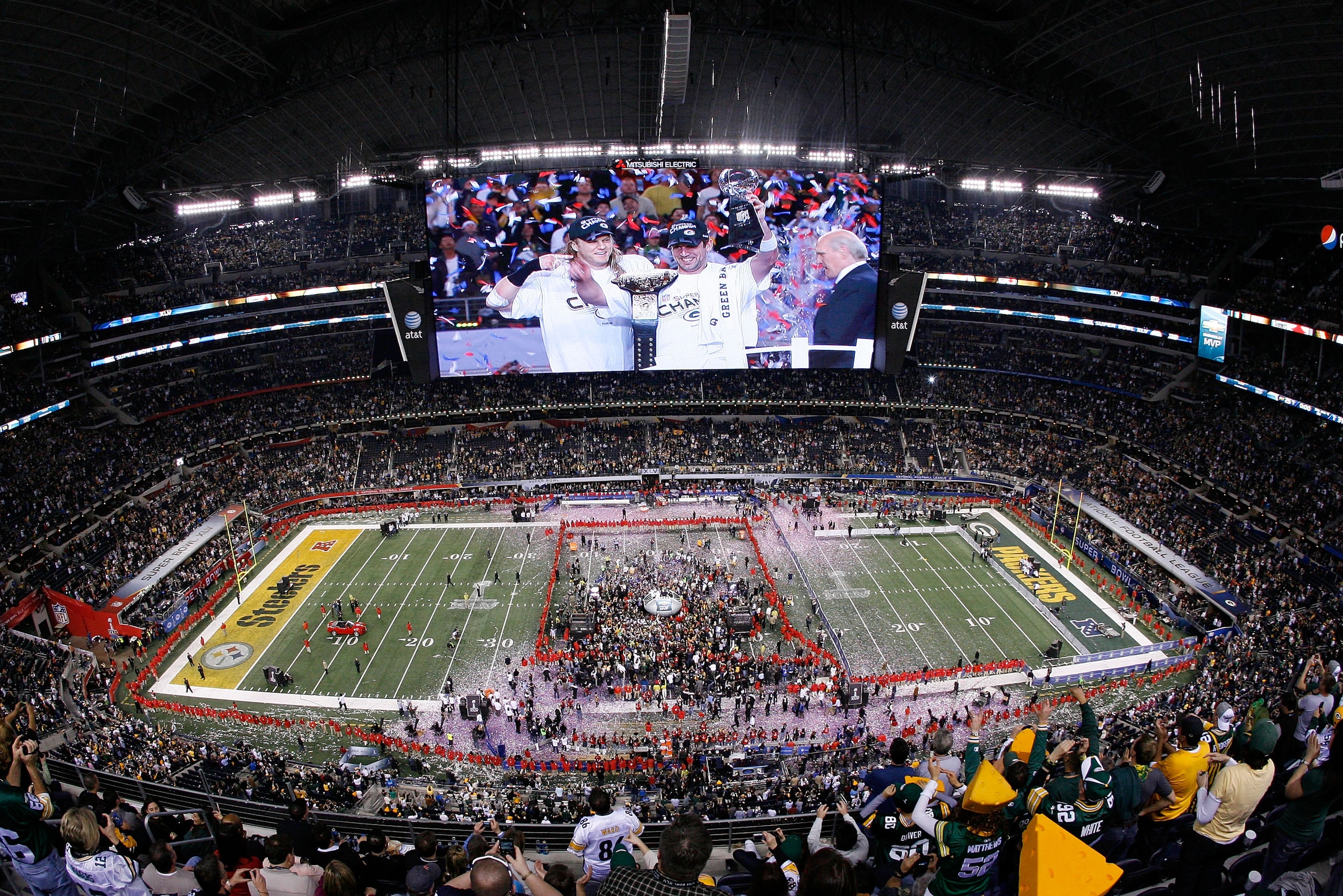 ARLINGTON, TX - FEBRUARY 06: The Green Bay Packers celebrate defeating the Pittsburgh Steelers 31 to 25 in Super Bowl XLV at Cowboys Stadium on February 6, 2011 in Arlington, Texas. (Photo by Tom Pennington/Getty Images) ARLINGTON, TX - FEBRUARY 06: The Green Bay Packers celebrate defeating the Pittsburgh Steelers 31 to 25 in Super Bowl XLV at Cowboys Stadium on February 6, 2011 in Arlington, Texas. (Photo by Tom Pennington/Getty Images)
