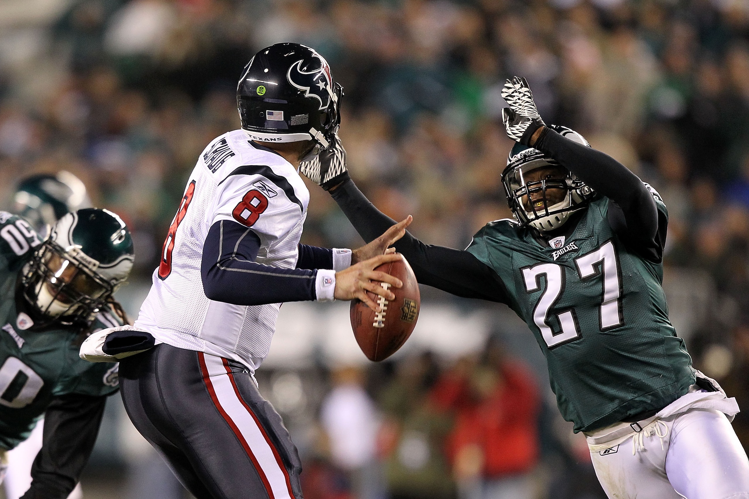 PHILADELPHIA, PA - DECEMBER 02: Quintin Mikell #27 of the Philadelphia Eagles applies pressure on a blitz against quarterback Matt Schaub #8 of the Houston Texans at Lincoln Financial Field on December 2, 2010 in Philadelphia, Pennsylvania. (Photo by Al PHILADELPHIA, PA - DECEMBER 02: Quintin Mikell #27 of the Philadelphia Eagles applies pressure on a blitz against quarterback Matt Schaub #8 of the Houston Texans at Lincoln Financial Field on December 2, 2010 in Philadelphia, Pennsylvania. (Photo by Al