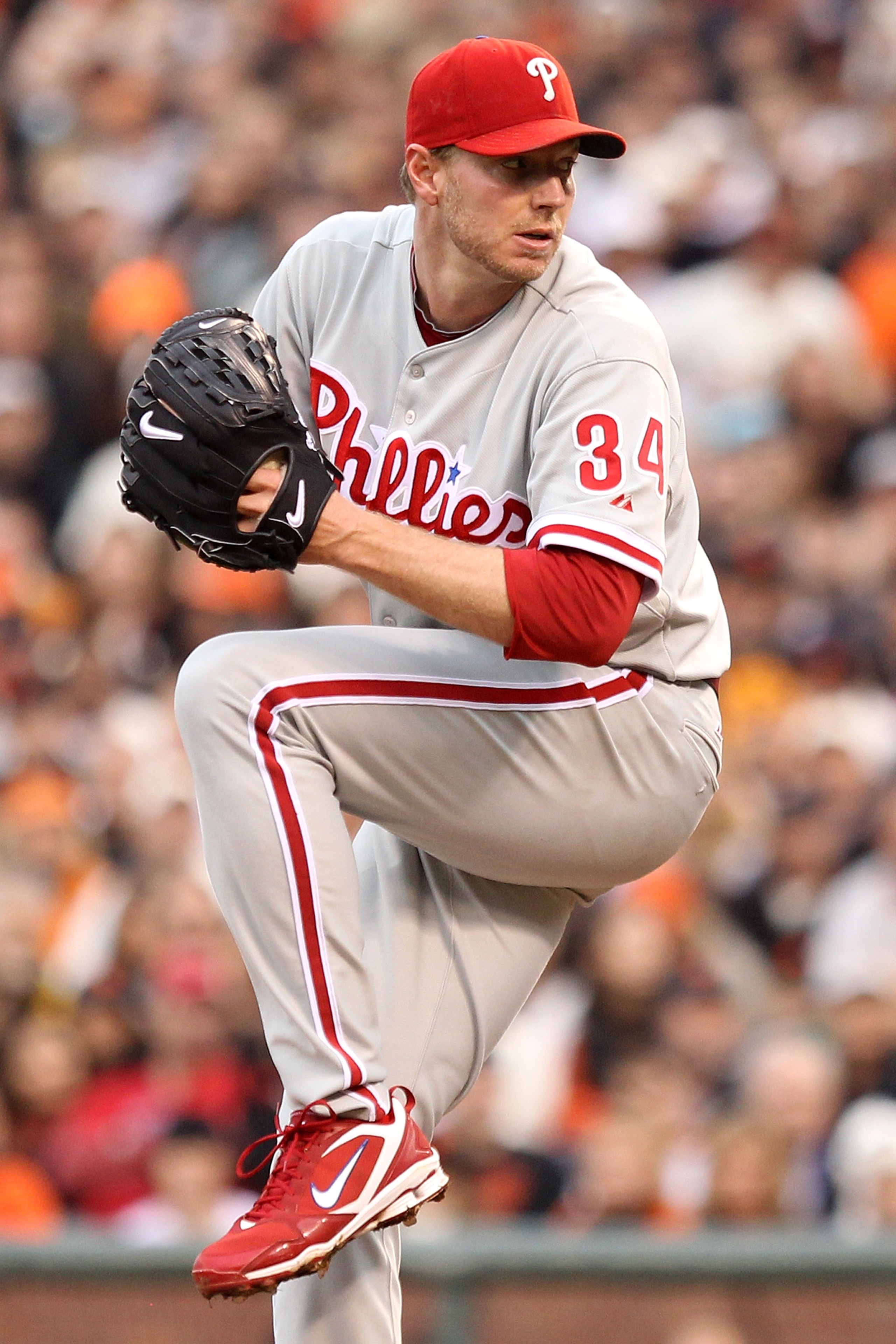 SAN FRANCISCO - OCTOBER 21:  Roy Halladay #34 of the Philadelphia Phillies throws a pitch against the San Francisco Giants in Game Five of the NLCS during the 2010 MLB Playoffs at AT&T Park on October 21, 2010 in San Francisco, California.  (Photo by Ezra