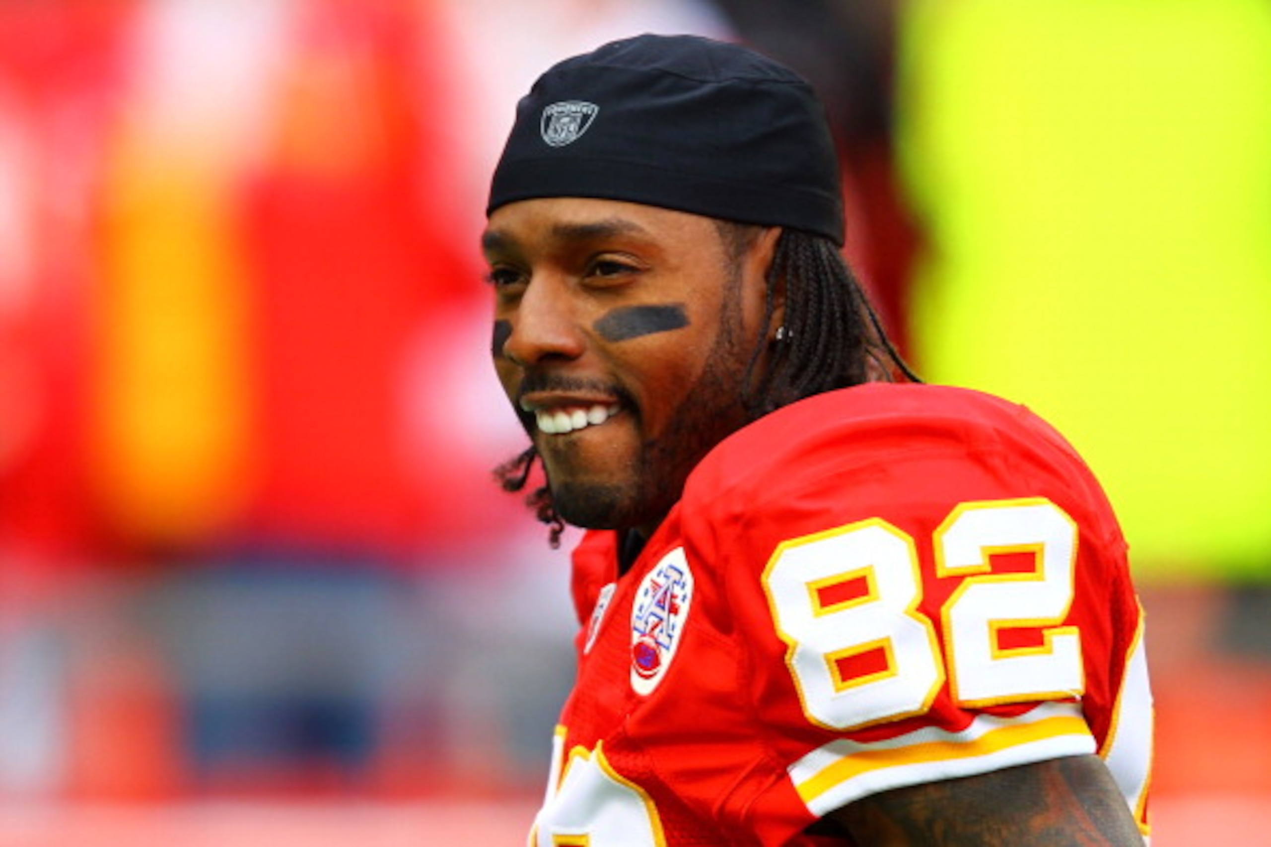 KANSAS CITY, MO - JANUARY 09: Wide receiver Dwayne Bowe #82 of the Kansas City Chiefs warms up prior to playing the Baltimore Ravens in their 2011 AFC wild card playoff game at Arrowhead Stadium on January 9, 2011 in Kansas City, Missouri. (Photo by Dil KANSAS CITY, MO - JANUARY 09: Wide receiver Dwayne Bowe #82 of the Kansas City Chiefs warms up prior to playing the Baltimore Ravens in their 2011 AFC wild card playoff game at Arrowhead Stadium on January 9, 2011 in Kansas City, Missouri. (Photo by Dil