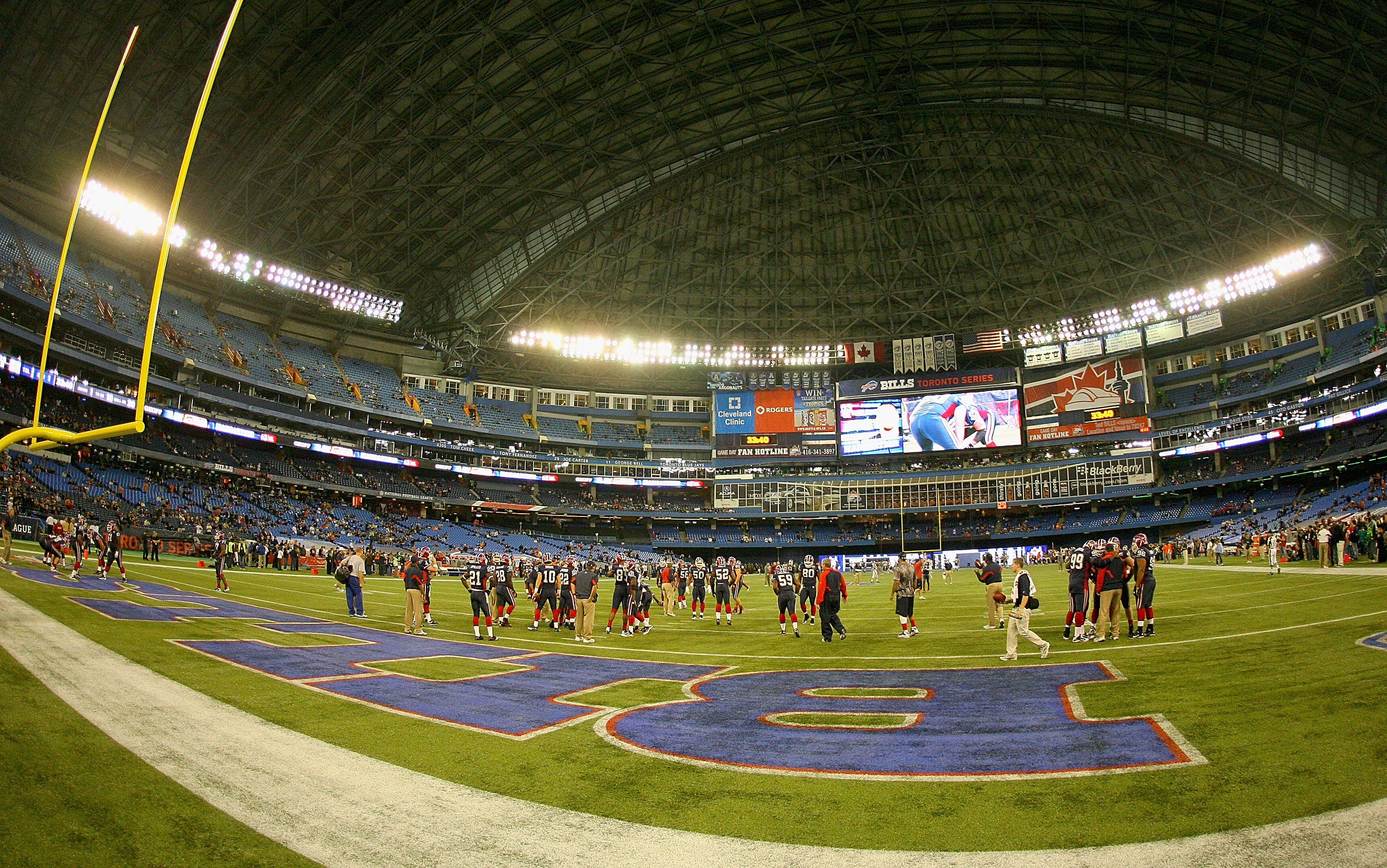 TORONTO, ON - NOVEMBER 07: The Buffalo Bills and the Chicago Bears warm up prior to play at the  Rogers Centre on November 7, 2010 in Toronto, Canada.  (Photo by Rick Stewart/Getty Images)