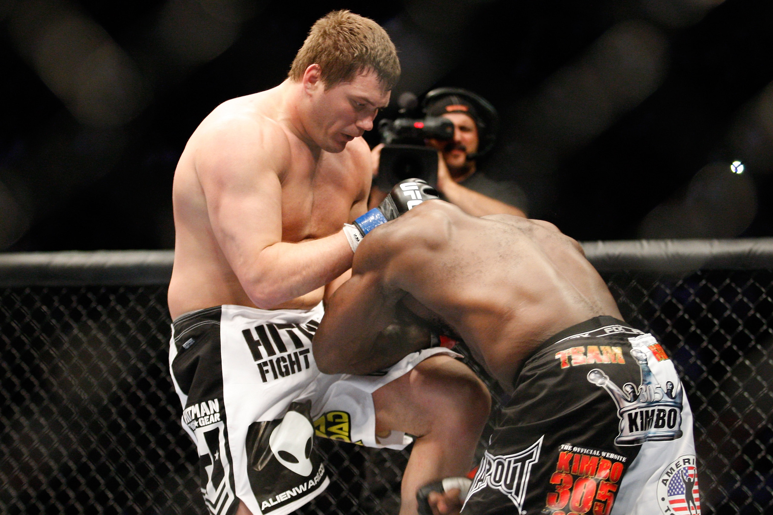 MONTREAL- MAY 8: Matt Mitrione (L) knees Kimbo Slice in their heavyweight bout at UFC 113 at Bell Centre on May 8, 2010 in Montreal, Quebec, Canada. (Photo by Richard Wolowicz/Getty Images) MONTREAL- MAY 8: Matt Mitrione (L) knees Kimbo Slice in their heavyweight bout at UFC 113 at Bell Centre on May 8, 2010 in Montreal, Quebec, Canada. (Photo by Richard Wolowicz/Getty Images)