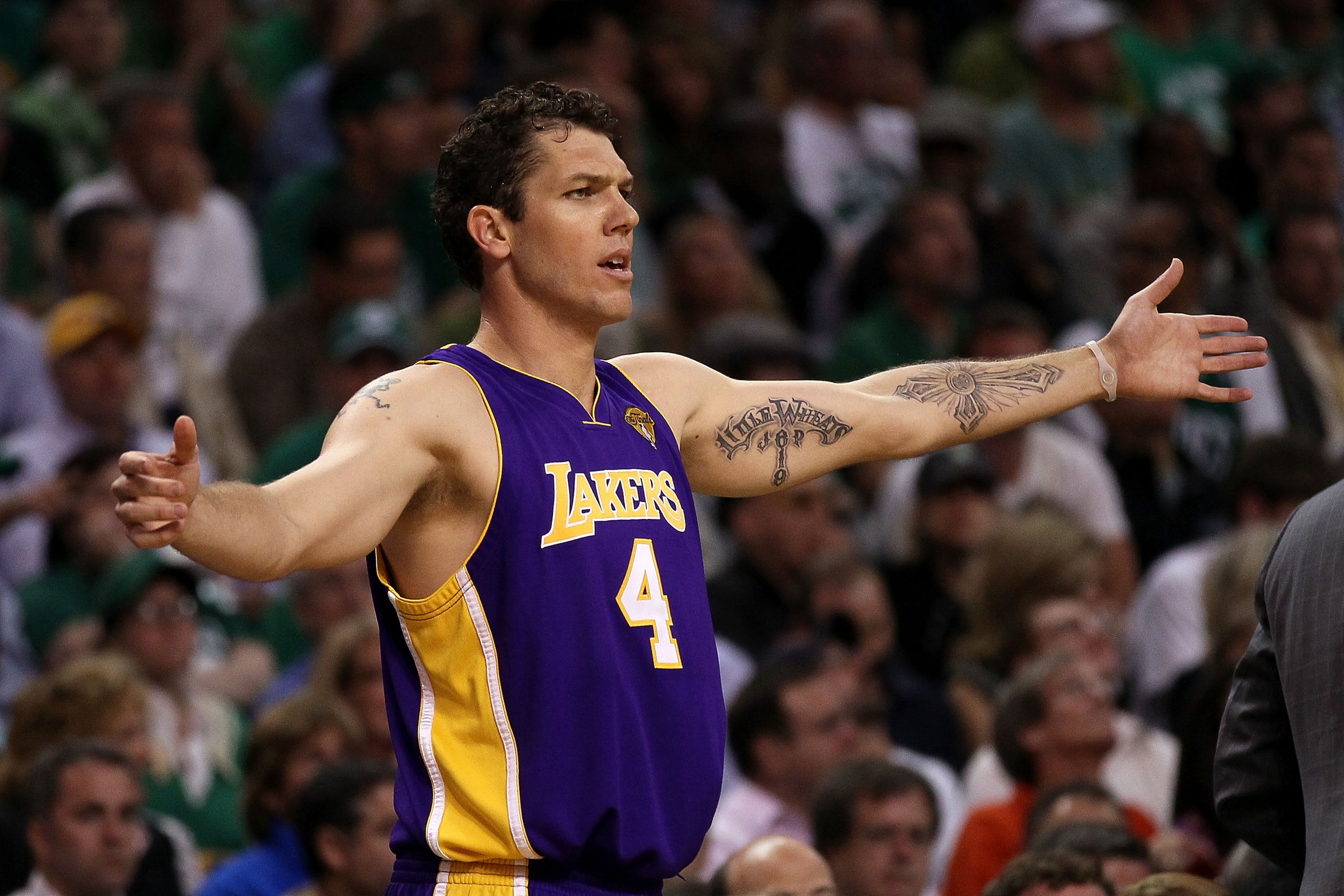 BOSTON - JUNE 08: Luke Walton #4 of the Los Angeles Lakers reacts against the Boston Celtics in Game Three of the 2010 NBA Finals on June 8, 2010 at TD Garden in Boston, Massachusetts. NOTE TO USER: User expressly acknowledges and agrees that, by downloa BOSTON - JUNE 08: Luke Walton #4 of the Los Angeles Lakers reacts against the Boston Celtics in Game Three of the 2010 NBA Finals on June 8, 2010 at TD Garden in Boston, Massachusetts. NOTE TO USER: User expressly acknowledges and agrees that, by downloa