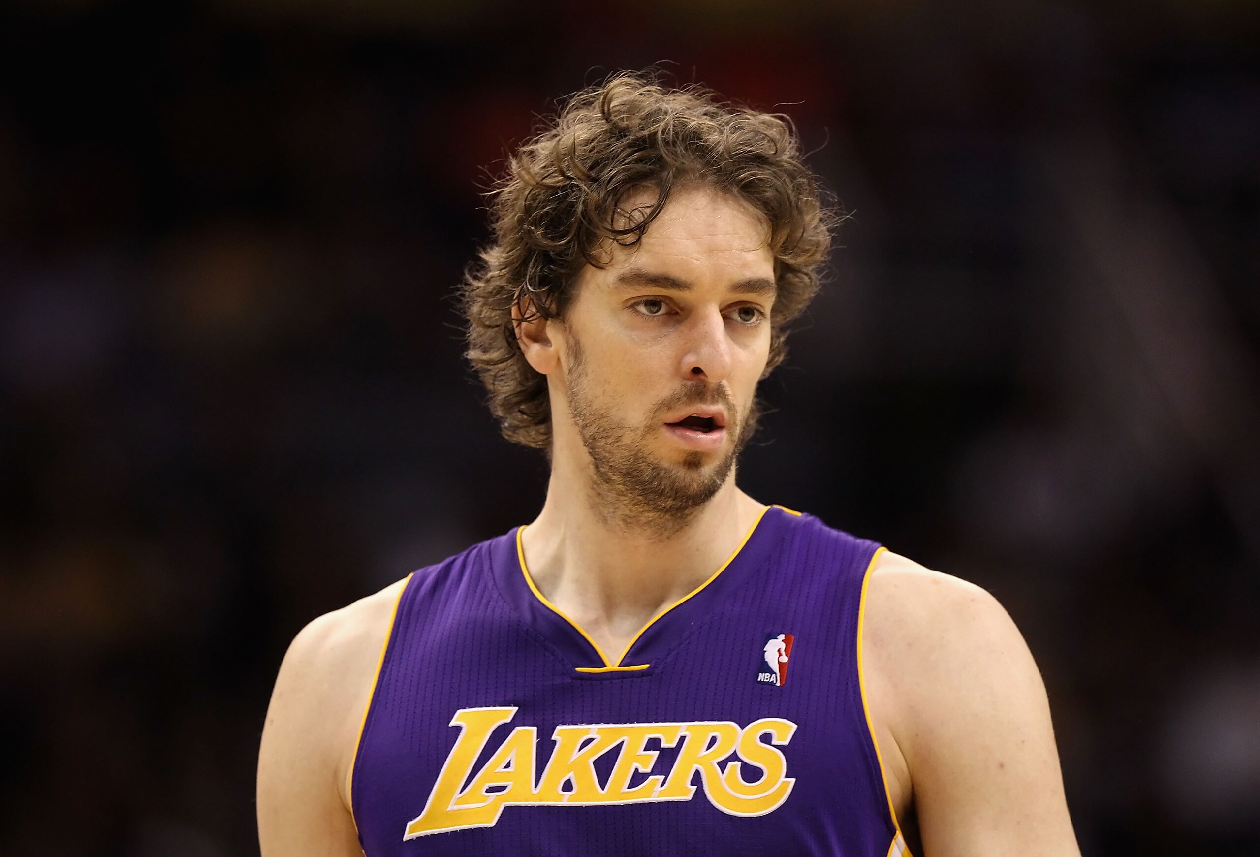 PHOENIX, AZ - JANUARY 05: Pau Gasol #16 of the Los Angeles Lakers during the NBA game against the Phoenix Suns at US Airways Center on December 23, 2011 in Phoenix, Arizona. The Lakers defeated the Suns 99-95. NOTE TO USER: User expressly acknowledges a PHOENIX, AZ - JANUARY 05: Pau Gasol #16 of the Los Angeles Lakers during the NBA game against the Phoenix Suns at US Airways Center on December 23, 2011 in Phoenix, Arizona. The Lakers defeated the Suns 99-95. NOTE TO USER: User expressly acknowledges a