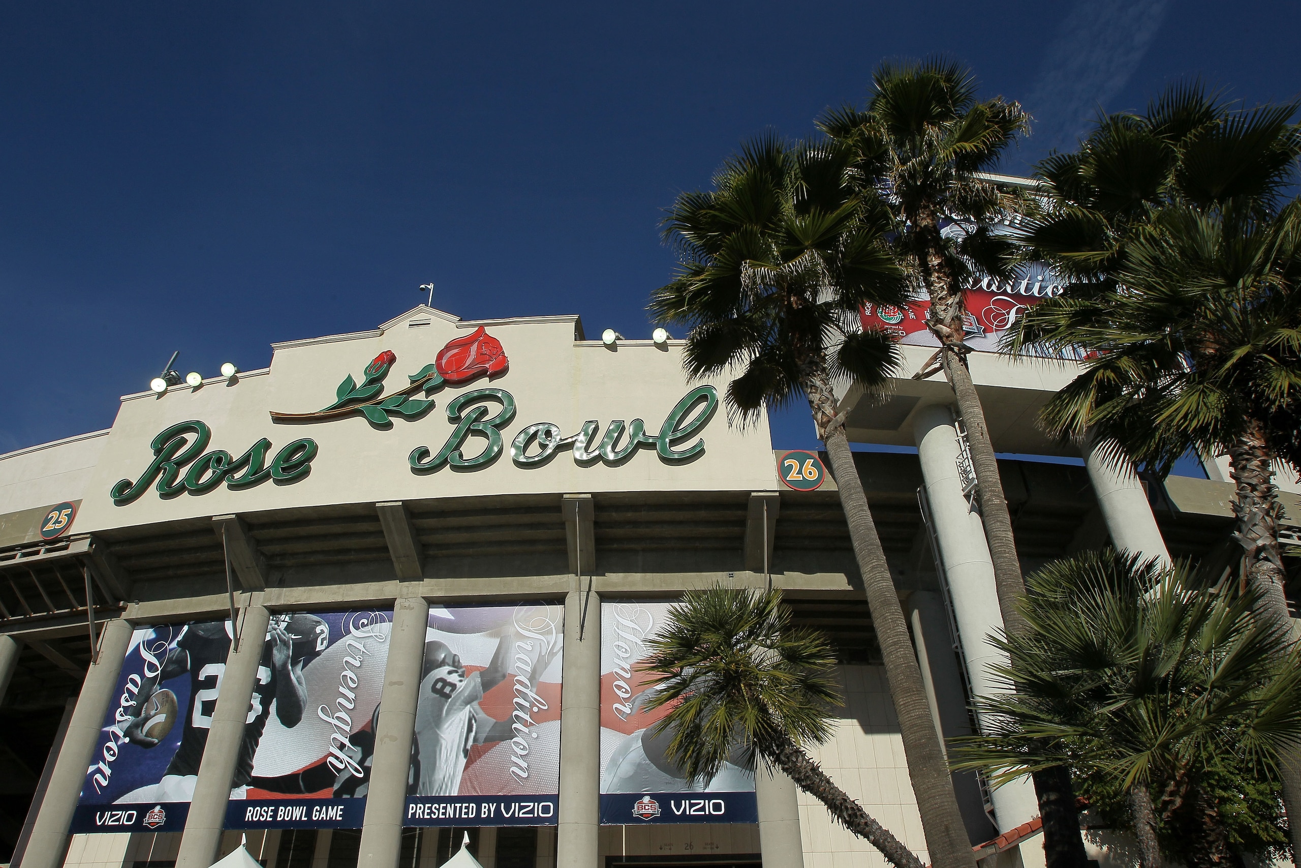 PASADENA, CA - JANUARY 01: A view of the Rose Bowl prior to the game between the Wisconsin Badgers and the TCU Horned Frogs in the 97th Rose Bowl game on January 1, 2011 in Pasadena, California. (Photo by Stephen Dunn/Getty Images) PASADENA, CA - JANUARY 01: A view of the Rose Bowl prior to the game between the Wisconsin Badgers and the TCU Horned Frogs in the 97th Rose Bowl game on January 1, 2011 in Pasadena, California. (Photo by Stephen Dunn/Getty Images)