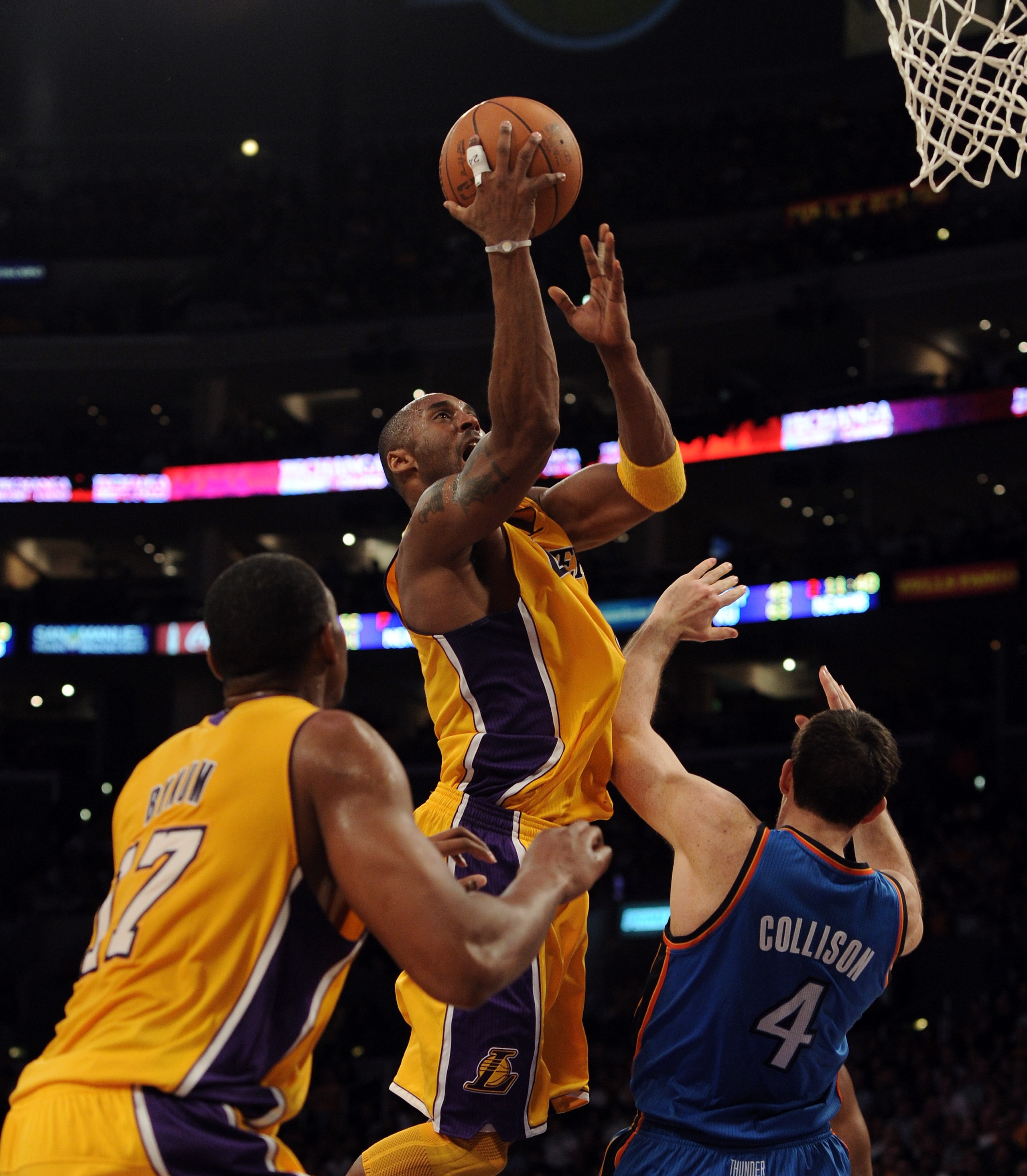 LOS ANGELES, CA - JANUARY 17: Kobe Bryant #24 of the Los Angeles Lakers goes for a layup over Nick Collison #4 of the Oklahoma City Thunder at the Staples Center on January 17, 2011 in Los Angeles, California. (Photo by Harry How/Getty Images) NOTE TO LOS ANGELES, CA - JANUARY 17: Kobe Bryant #24 of the Los Angeles Lakers goes for a layup over Nick Collison #4 of the Oklahoma City Thunder at the Staples Center on January 17, 2011 in Los Angeles, California. (Photo by Harry How/Getty Images) NOTE TO