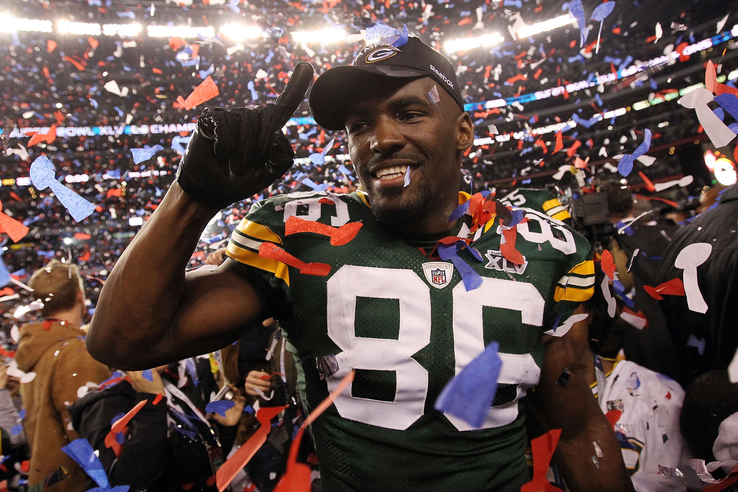 ARLINGTON, TX - FEBRUARY 06:  Donald Lee #86 of the Green Bay Packers celebrates after they defeated the Pittsburgh Steelers 31 to 25 during Super Bowl XLV at Cowboys Stadium on February 6, 2011 in Arlington, Texas.  (Photo by Doug Pensinger/Getty Images)