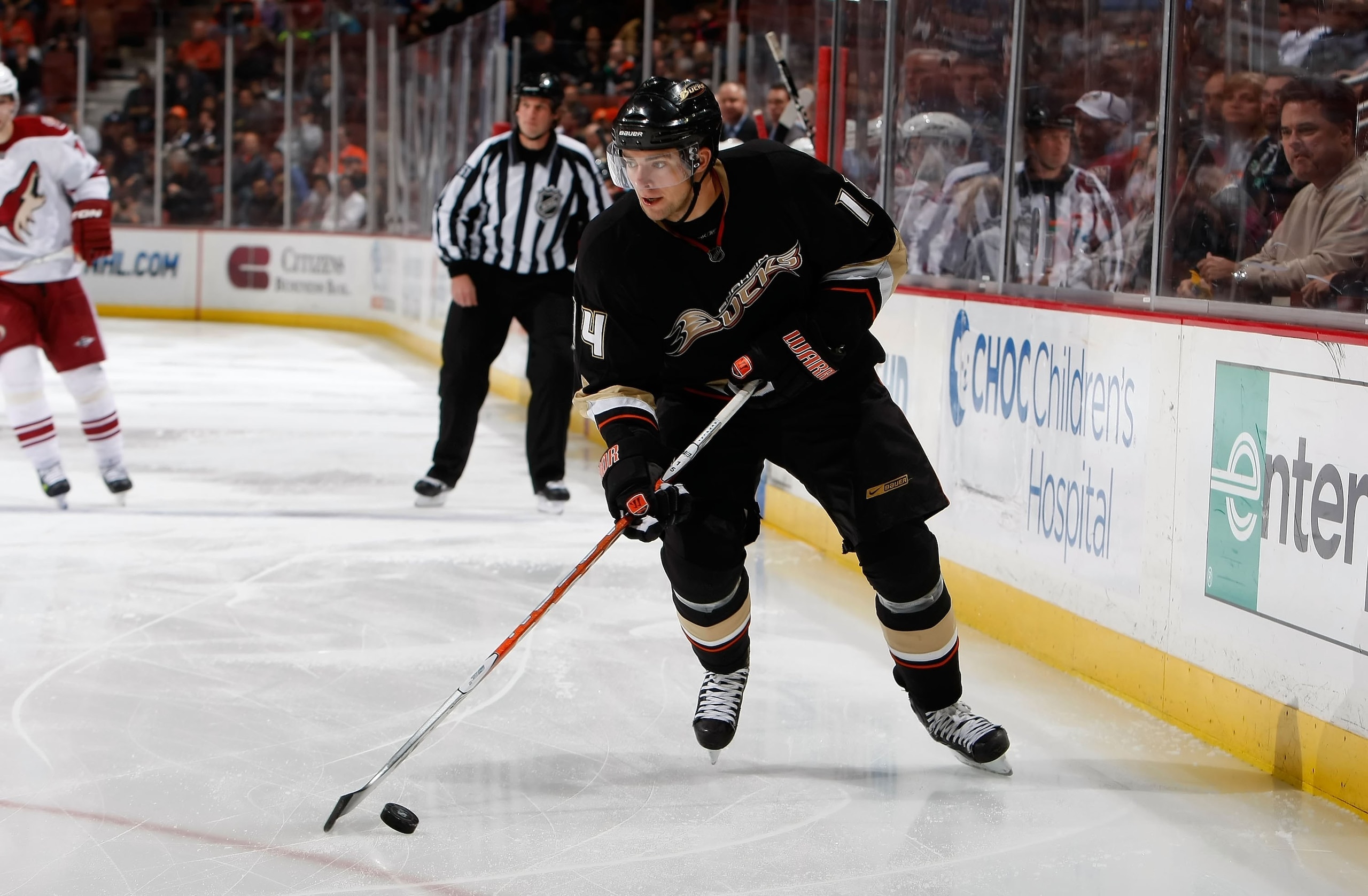 ANAHEIM, CA - NOVEMBER 07:  Joffrey Lupul #14 of the Anaheim Ducks skates against the Phoenix Coyotes at the Honda Center on November 7, 2009 in Anaheim, California.  (Photo by Jeff Gross/Getty Images)