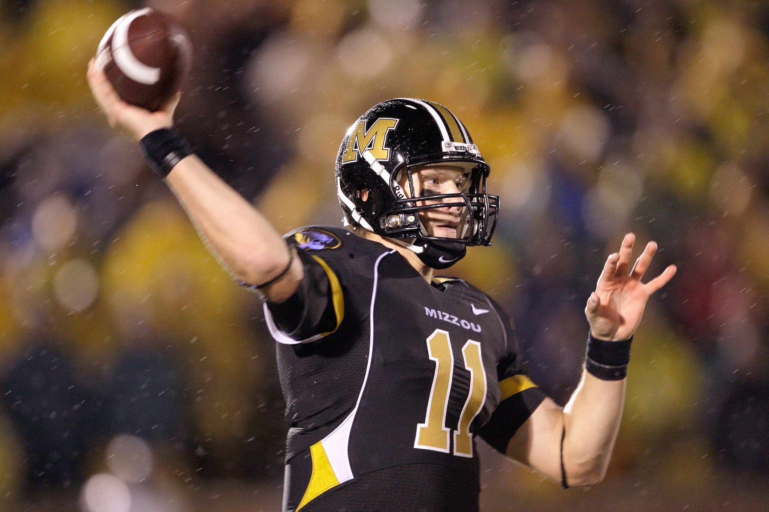 COLUMBIA, MO - OCTOBER 08:  Quarterback Blaine Gabbert #11 of the Missouri Tigers passes the ball during the game against the Nebraska Cornhuskers on October 8, 2009 at Faurot Field/Memorial Stadium in Columbia, Missouri. (Photo by Jamie Squire/Getty Imag