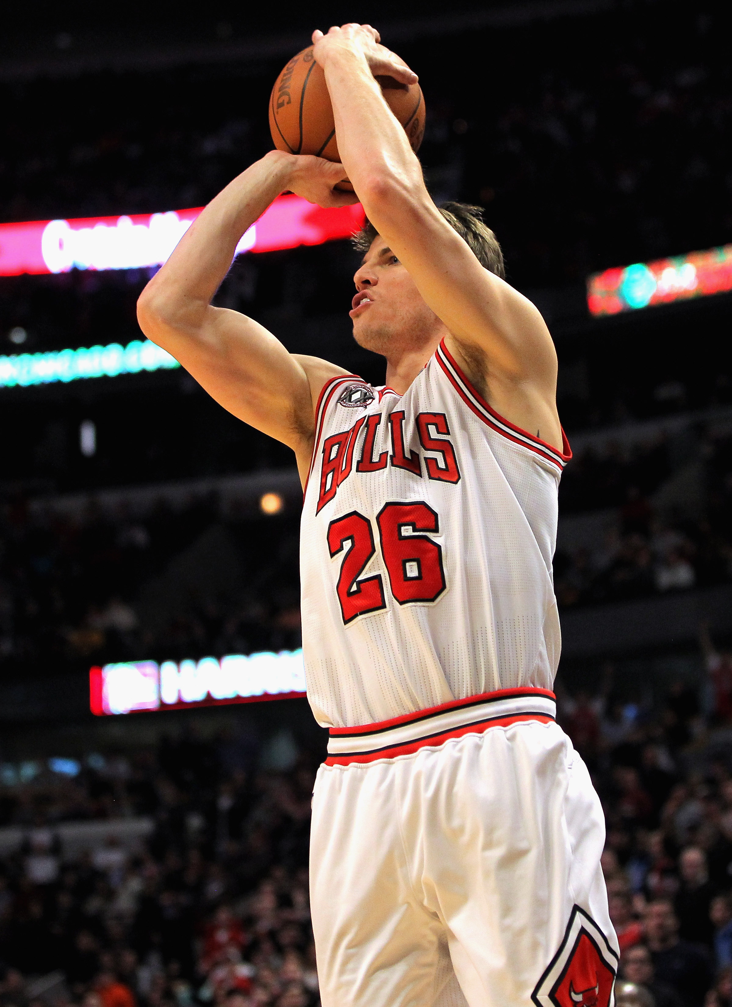 CHICAGO, IL - JANUARY 15:  Kyle Korver #26 of the Chicago Bulls sinks the game winning three point shot with 25 seconds remaining in the game against the Miami Heat at the United Center on January 15, 2011 in Chicago, Illinois. The Bulls defeated the Heat