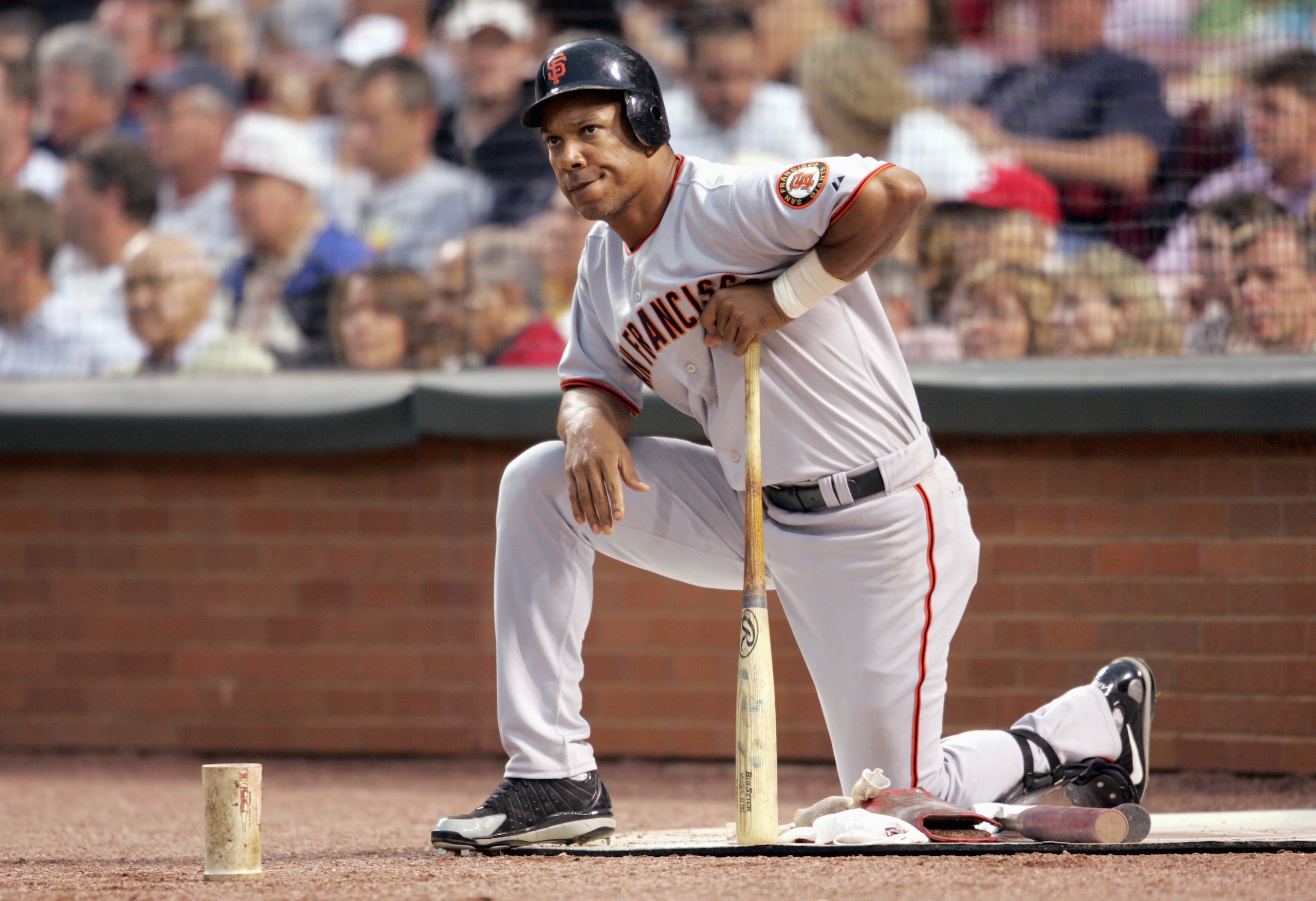CINCINNATI - SEPTEMBER 04: Moises Alou #18 of San Francisco Giants kneels on the batting circle during the game against the Cincinnati Reds on September 4, 2006 at Great American Ballpark in Cincinnati, Ohio. The Giants won 5-4. (Photo by Andy Lyons/Gett CINCINNATI - SEPTEMBER 04: Moises Alou #18 of San Francisco Giants kneels on the batting circle during the game against the Cincinnati Reds on September 4, 2006 at Great American Ballpark in Cincinnati, Ohio. The Giants won 5-4. (Photo by Andy Lyons/Gett