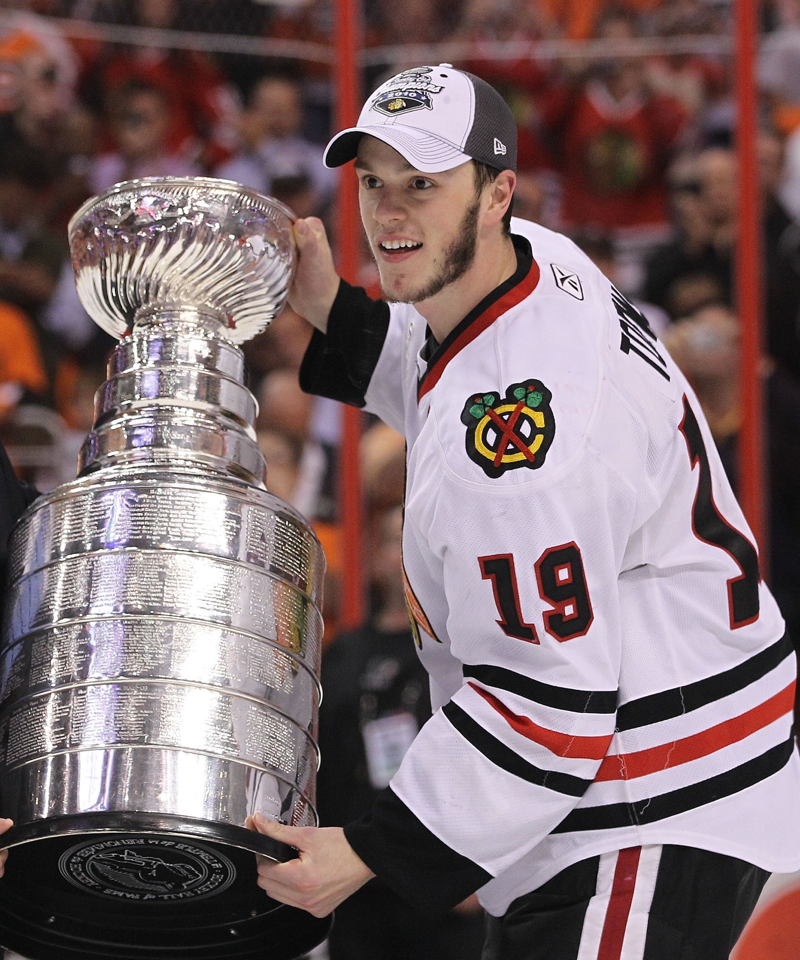 PHILADELPHIA - JUNE 09:  Jonathan Toews #19 of the Chicago Blackhawks hoists the Stanley Cup after the Blackhawks defeated the Philadelphia Flyers 4-3 in overtime to win the Stanley Cup in Game Six of the 2010 NHL Stanley Cup Final at the Wachovia Center