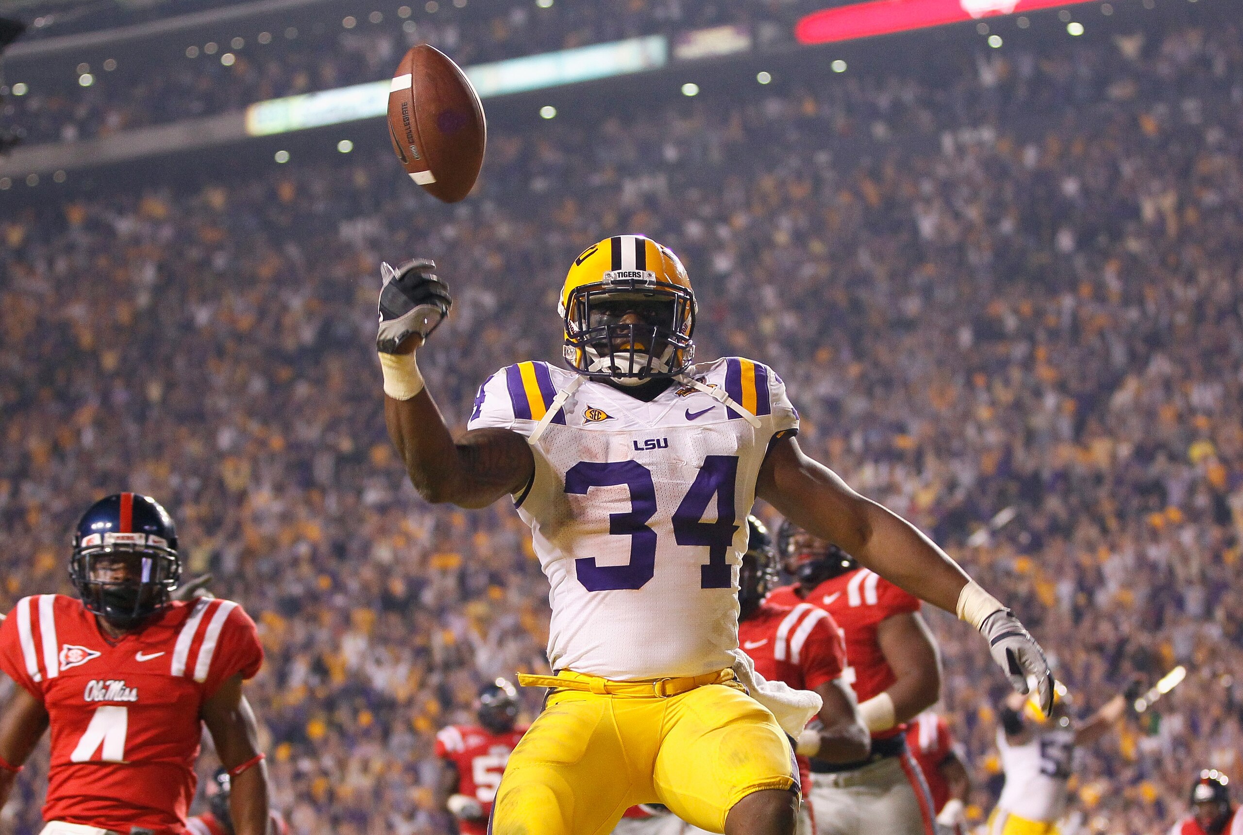 BATON ROUGE, LA - NOVEMBER 20:  Stevan Ridley #34 of the Louisiana State University Tigers reacts after scoring the go-ahead toucdown in the final minutes of the fourth quarter against the Ole Miss Rebels at Tiger Stadium on November 20, 2010 in Baton Rou