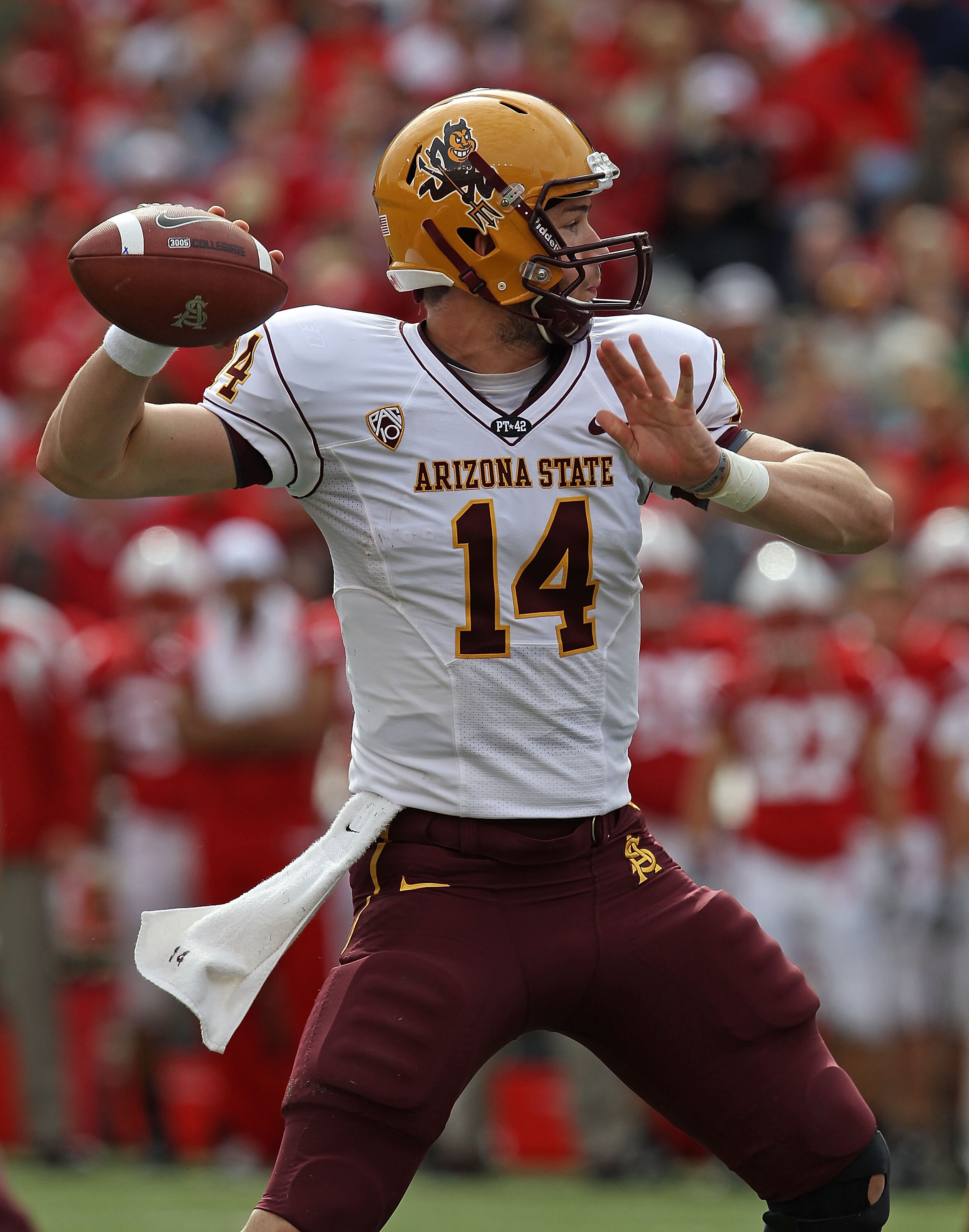 MADISON, WI - SEPTEMBER 18: Steven Threet #14 of the Arizona State Sun Devils passes the ball against the Wisconsin Badgers at Camp Randall Stadium on September 18, 2010 in Madison, Wisconsin. Wisconsin defeated Arizona State 20-19.  (Photo by Jonathan Da