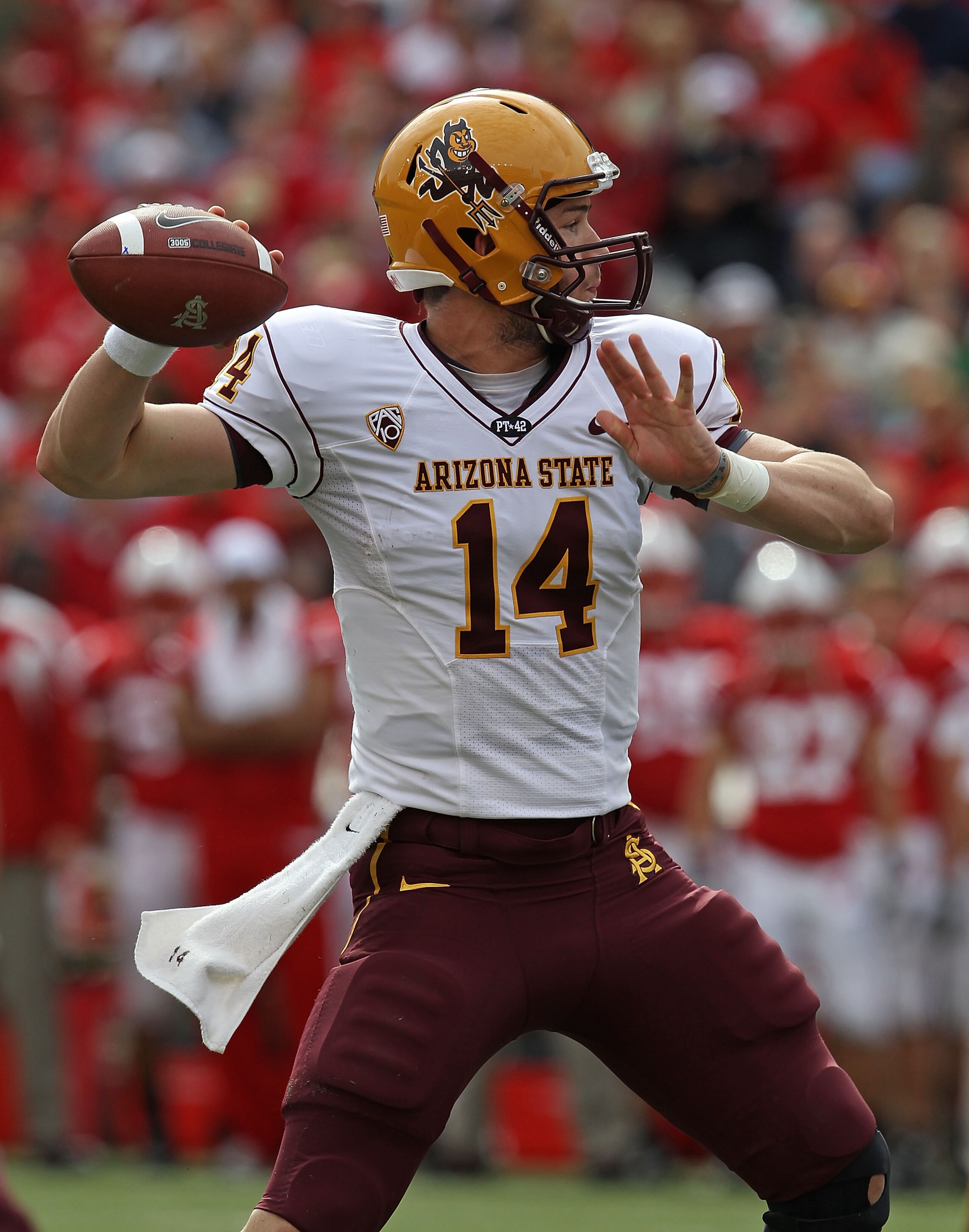 MADISON, WI - SEPTEMBER 18: Steven Threet #14 of the Arizona State Sun Devils passes the ball against the Wisconsin Badgers at Camp Randall Stadium on September 18, 2010 in Madison, Wisconsin. Wisconsin defeated Arizona State 20-19. (Photo by Jonathan Da MADISON, WI - SEPTEMBER 18: Steven Threet #14 of the Arizona State Sun Devils passes the ball against the Wisconsin Badgers at Camp Randall Stadium on September 18, 2010 in Madison, Wisconsin. Wisconsin defeated Arizona State 20-19. (Photo by Jonathan Da