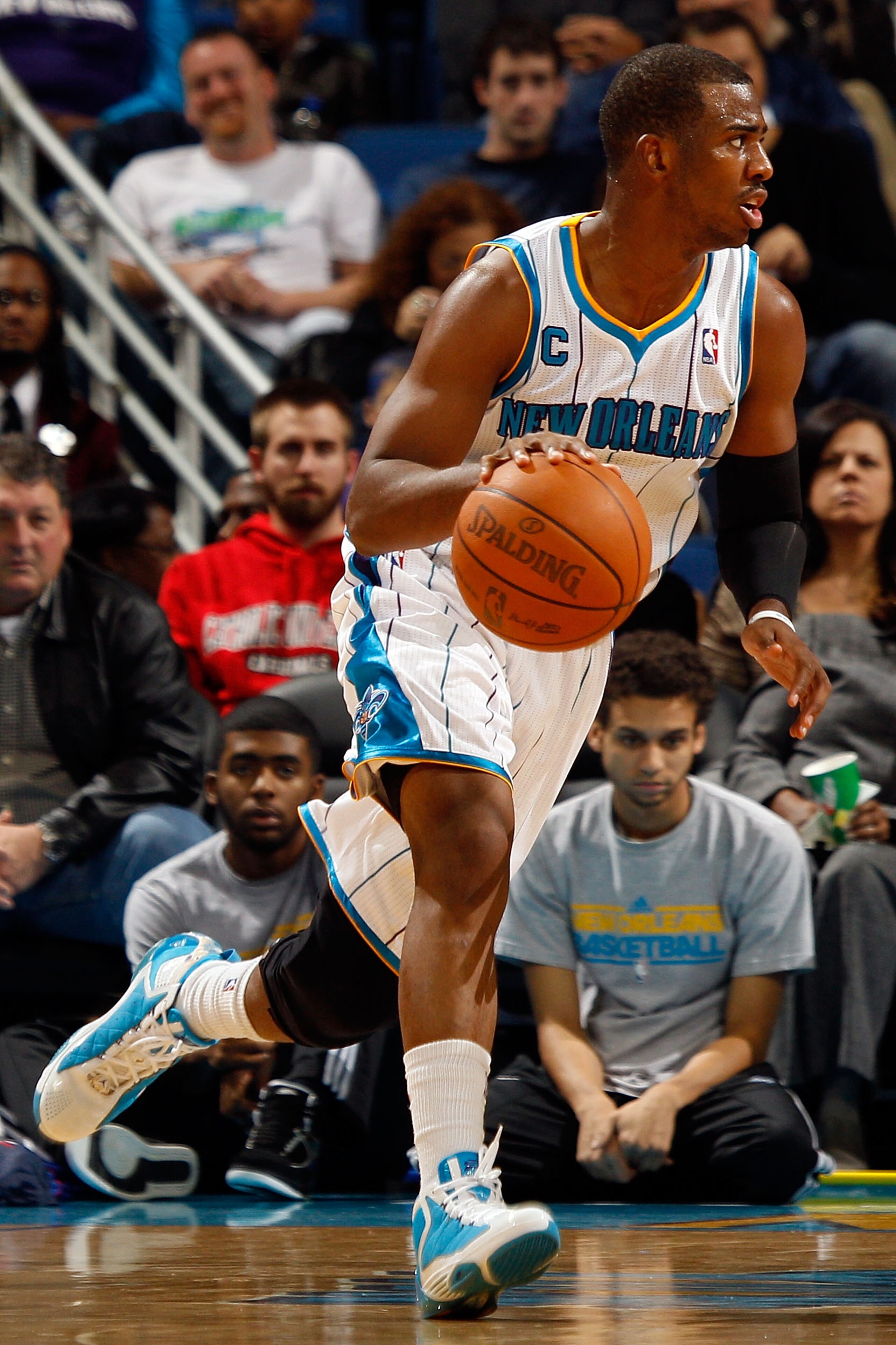 NEW ORLEANS, LA - JANUARY 03:  Chris Paul #3 of the New Orleans Hornets moves the ball in the second half against the Philadelphia 76ers at New Orleans Arena on January 3, 2011 in New Orleans, Louisiana. NOTE TO USER: User expressly acknowledges and agree