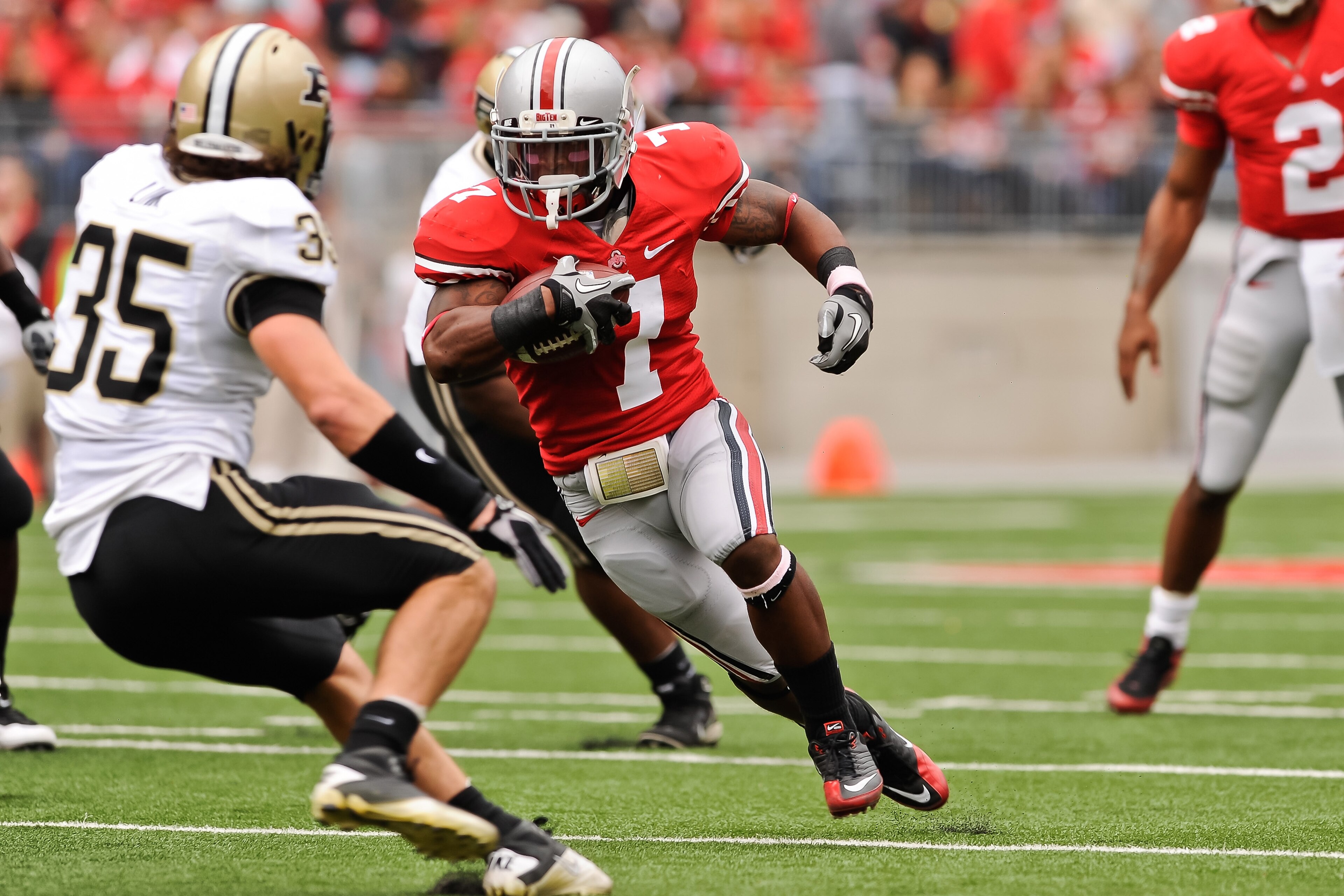 COLUMBUS, OH - OCTOBER 23: Jordan Hall #7 of the Ohio State Buckeyes runs with the ball against the Purdue Boilermakers at Ohio Stadium on October 23, 2010 in Columbus, Ohio. (Photo by Jamie Sabau/Getty Images) COLUMBUS, OH - OCTOBER 23: Jordan Hall #7 of the Ohio State Buckeyes runs with the ball against the Purdue Boilermakers at Ohio Stadium on October 23, 2010 in Columbus, Ohio. (Photo by Jamie Sabau/Getty Images)