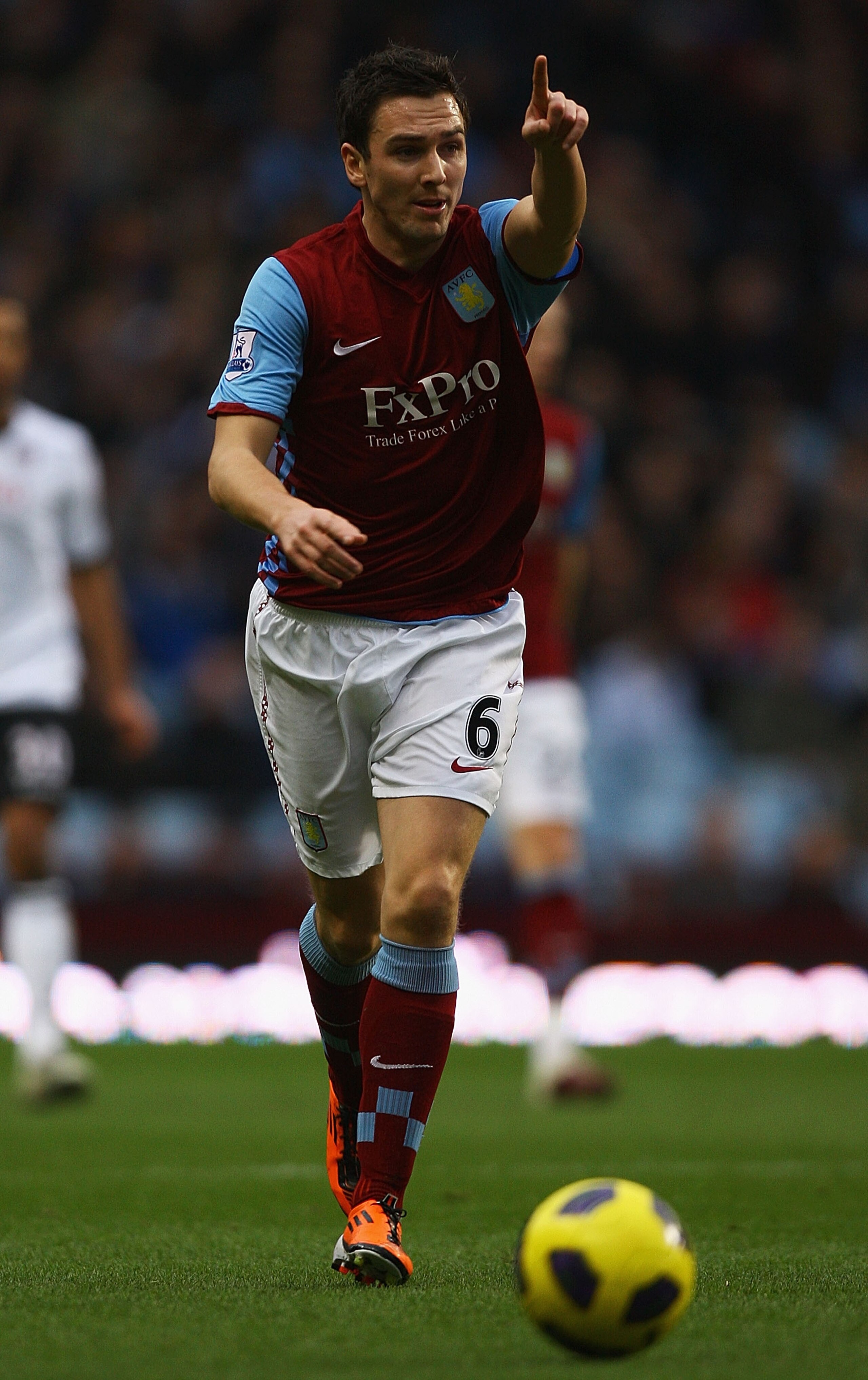 BIRMINGHAM, ENGLAND - FEBRUARY 05:  Stewart Downing of Aston villa in action during the Barclays Premier League match between Aston Villa and Fulham at Villa Park on February 5, 2011 in Birmingham, England.  (Photo by Matthew Lewis/Getty Images)