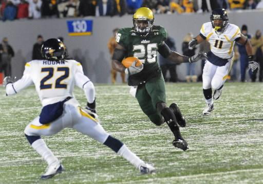 Snow makes for memorable 'slop fest' during 1 of the most famous  bad-weather games in football history