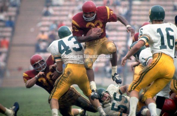 Snow makes for memorable 'slop fest' during 1 of the most famous  bad-weather games in football history