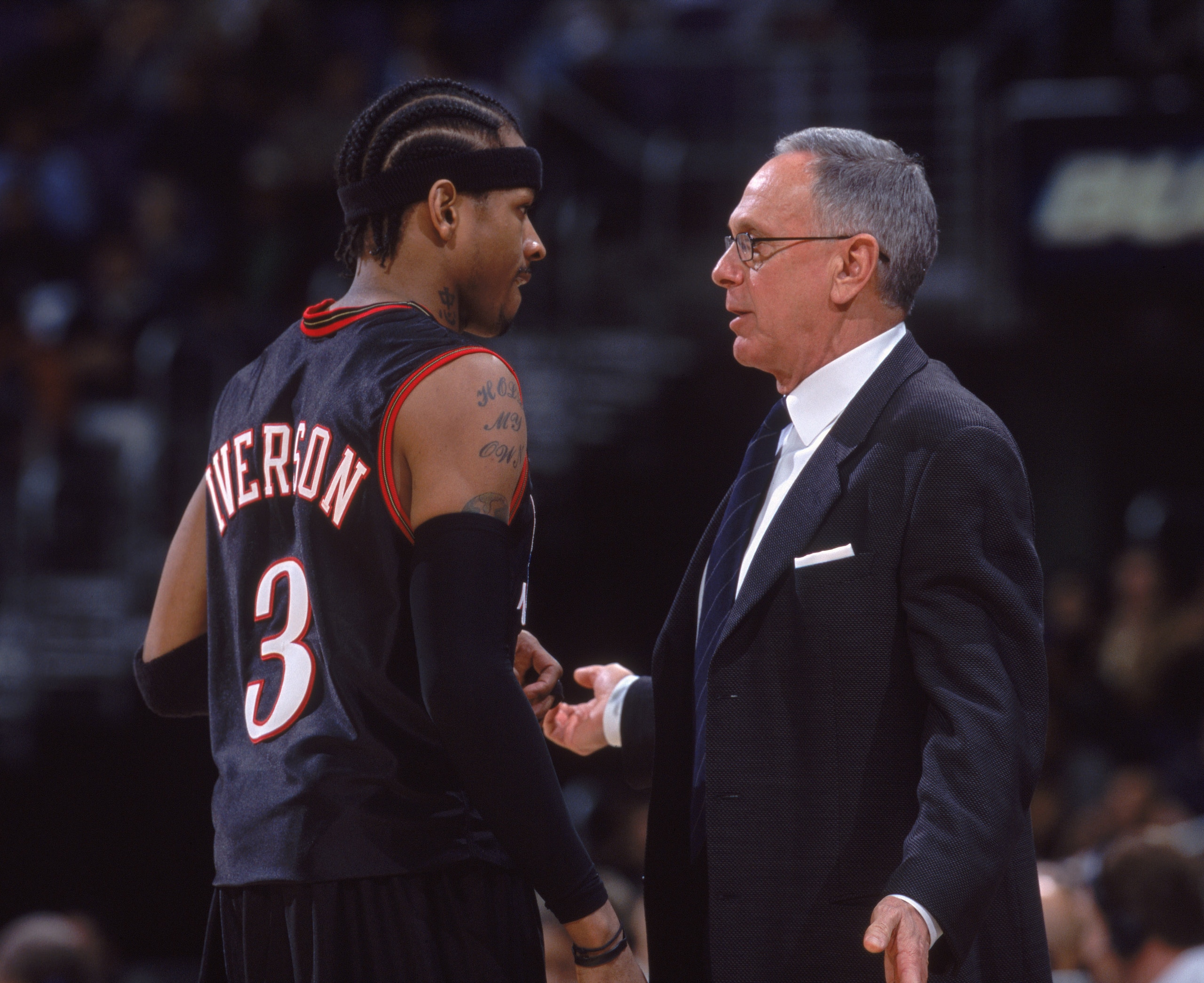 22 Jan 2002:  Gard Allen Iverson #3 of the Philadelphia 76ers talks to his head coach Larry Brown during the NBA game against the Washington Wizards at the MCI Center in Washington, DC. The 76ers defeated the Wizards 91-84.    NOTE TO USER:  User expressl