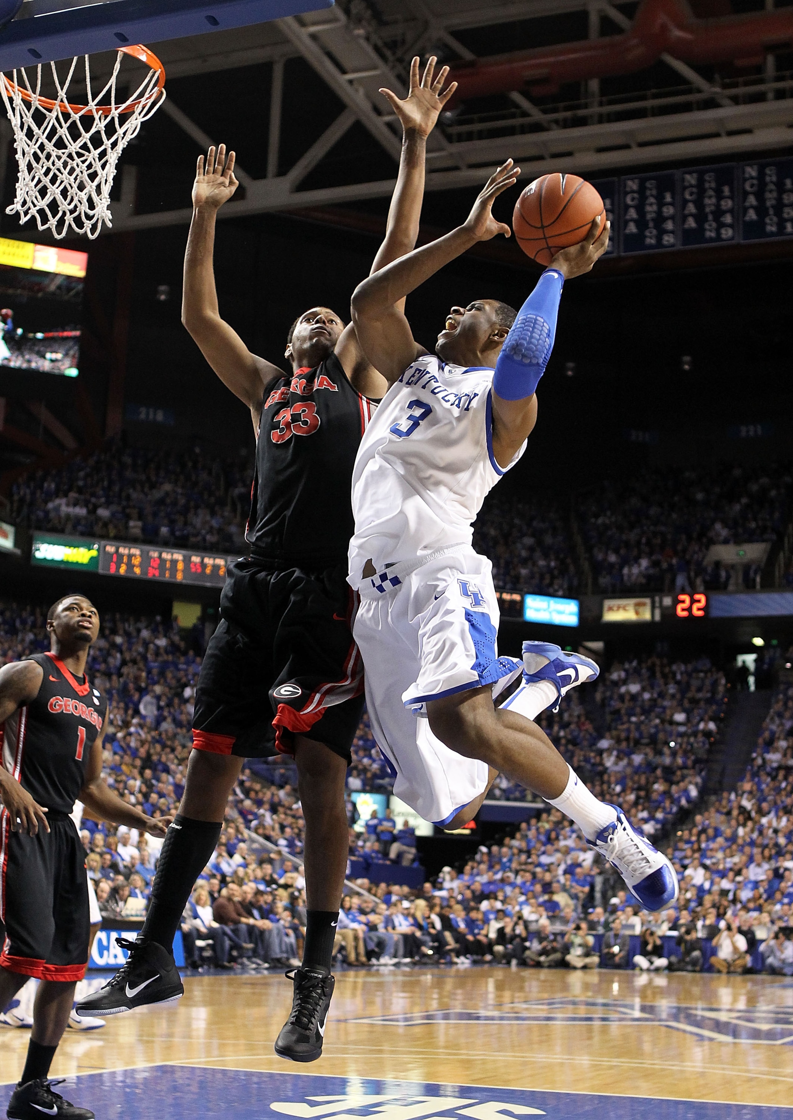 LEXINGTON, KY - JANUARY 29: Terrence Jones #3 of the Kentucky Wildcats shoots the ball while defended by Trey Thompkins #33 of the Georgia Bulldogs during the SEC game at Rupp Arena on January 29, 2011 in Lexington, Kentucky. Kentucky won 66-60. (Photo LEXINGTON, KY - JANUARY 29: Terrence Jones #3 of the Kentucky Wildcats shoots the ball while defended by Trey Thompkins #33 of the Georgia Bulldogs during the SEC game at Rupp Arena on January 29, 2011 in Lexington, Kentucky. Kentucky won 66-60. (Photo