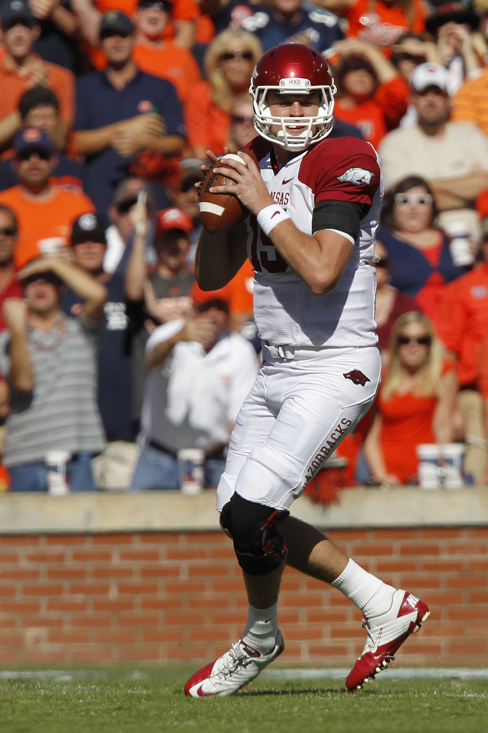 AUBURN, AL - OCTOBER 16:  Quarterback Ryan Mallett #15 of the Arkansas Razorbacks drops back and looks downfield for receiver during the game against the Auburn Tigers at Jordan-Hare Stadium on October 16, 2010 in Auburn, Alabama.  The Tigers beat the Raz