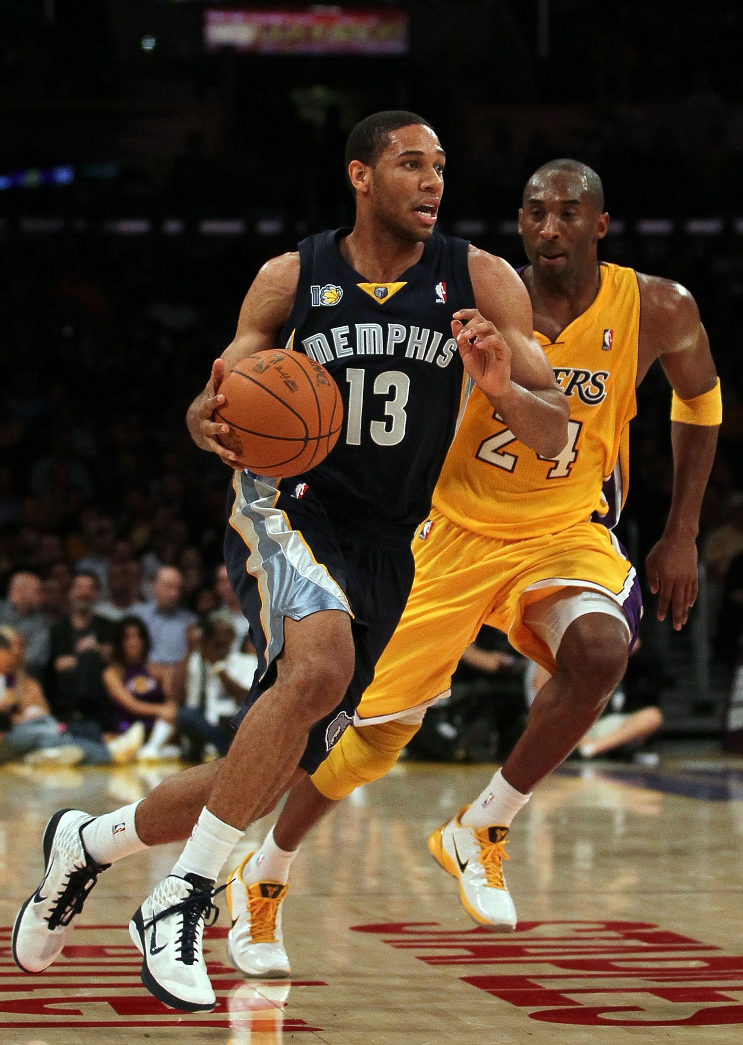 LOS ANGELES, CA - NOVEMBER 02:  Xavier Henry #13 of the Memphis Grizzlies plays against the Los Angeles Lakers during the game at Staples Center on November 2, 2010 in Los Angeles, California. The Lakers defeated the Grizzlies 124-105. NOTE TO USER: User 